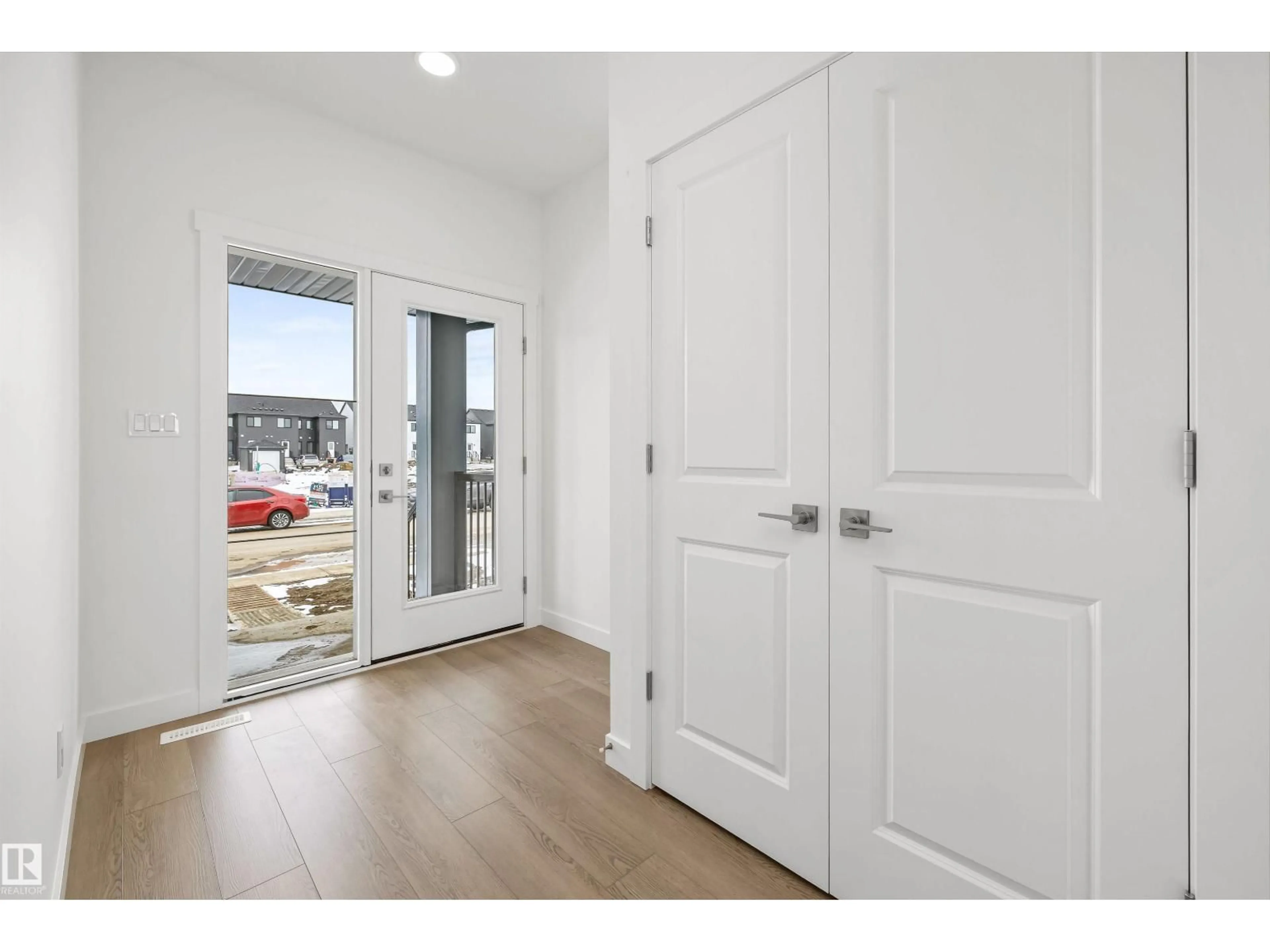 Unknown for NE - 620 176 AV, Edmonton Alberta T5Y4K3