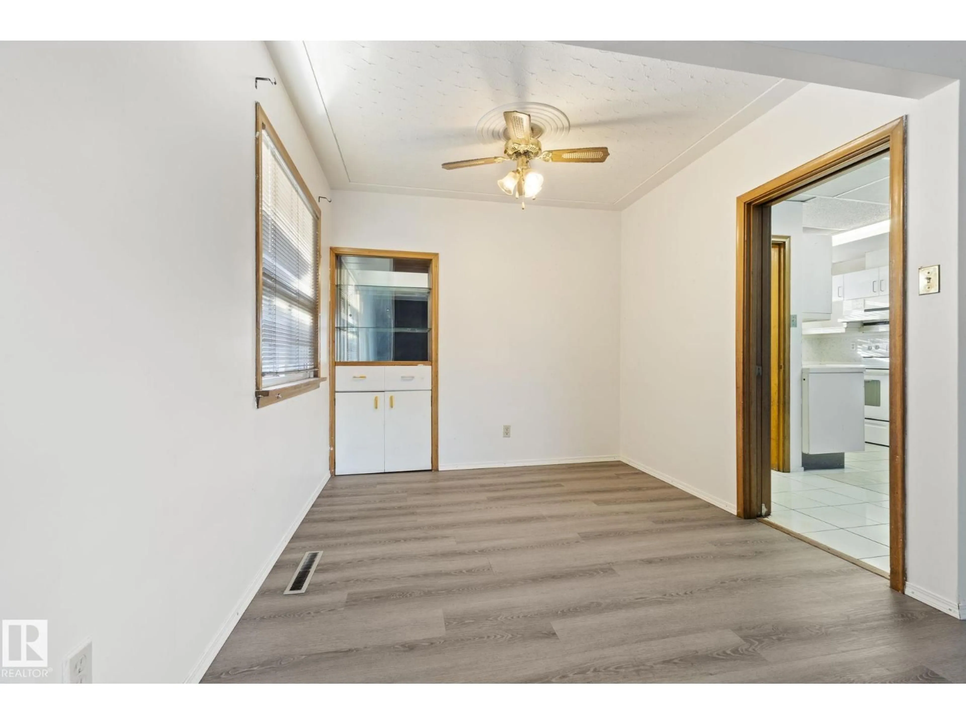 A pic of a room for NW - 12023 137 AV, Edmonton Alberta T5E1Z7