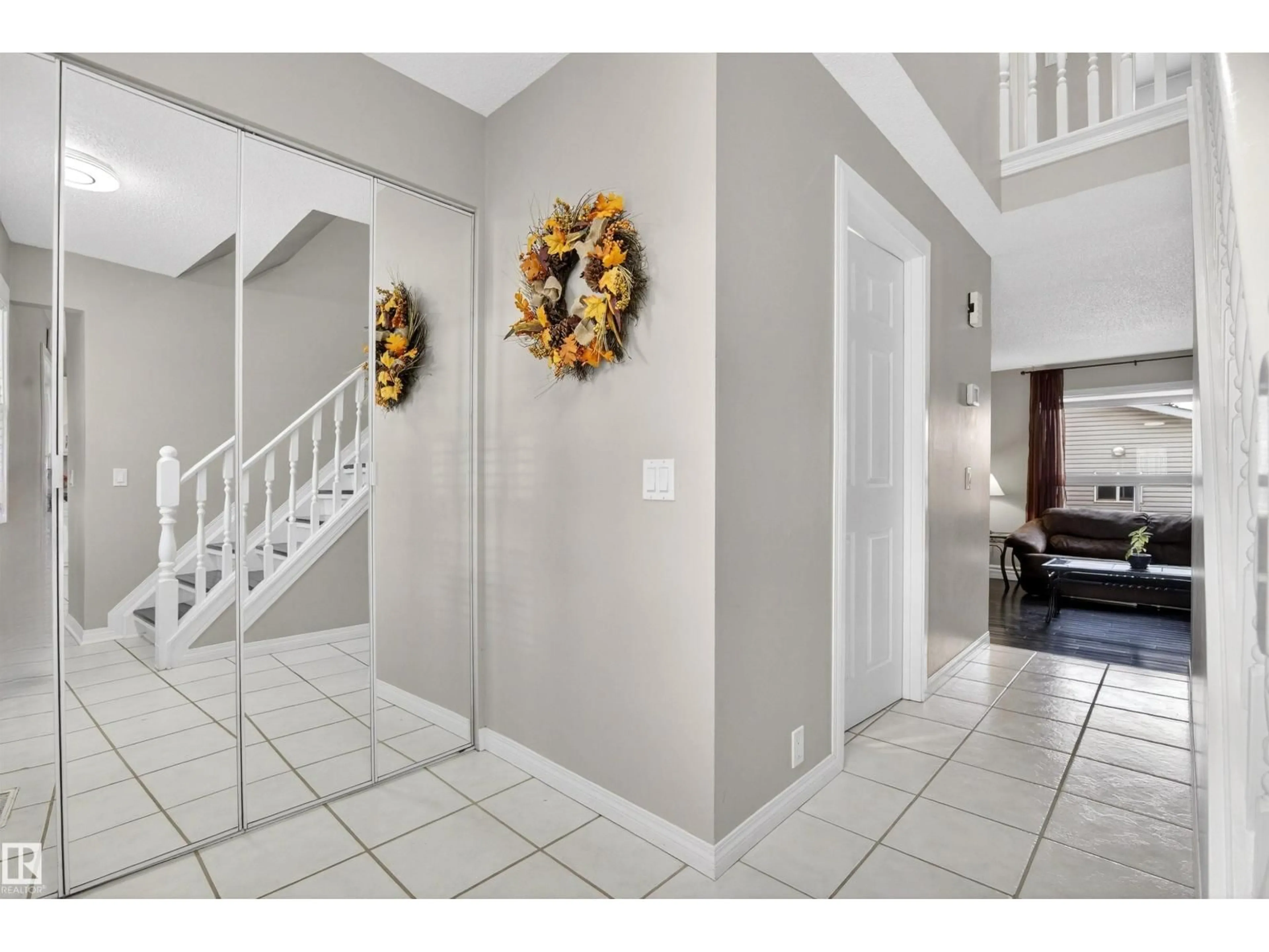 Indoor entryway for 3907 44 AV, Stony Plain Alberta T7Z1K8