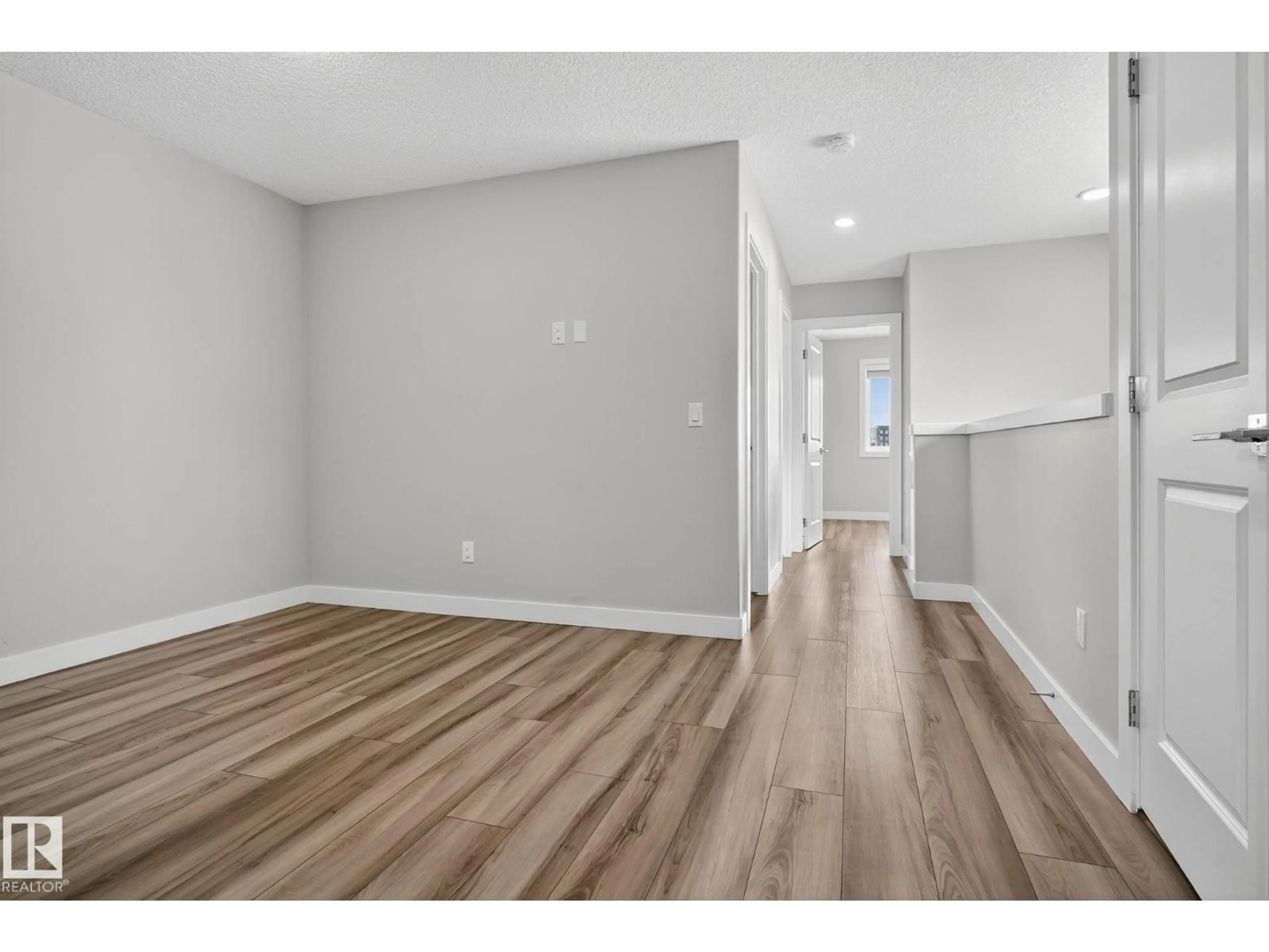 A pic of a room for 4879 ALWOOD PT, Edmonton Alberta T6W4N1