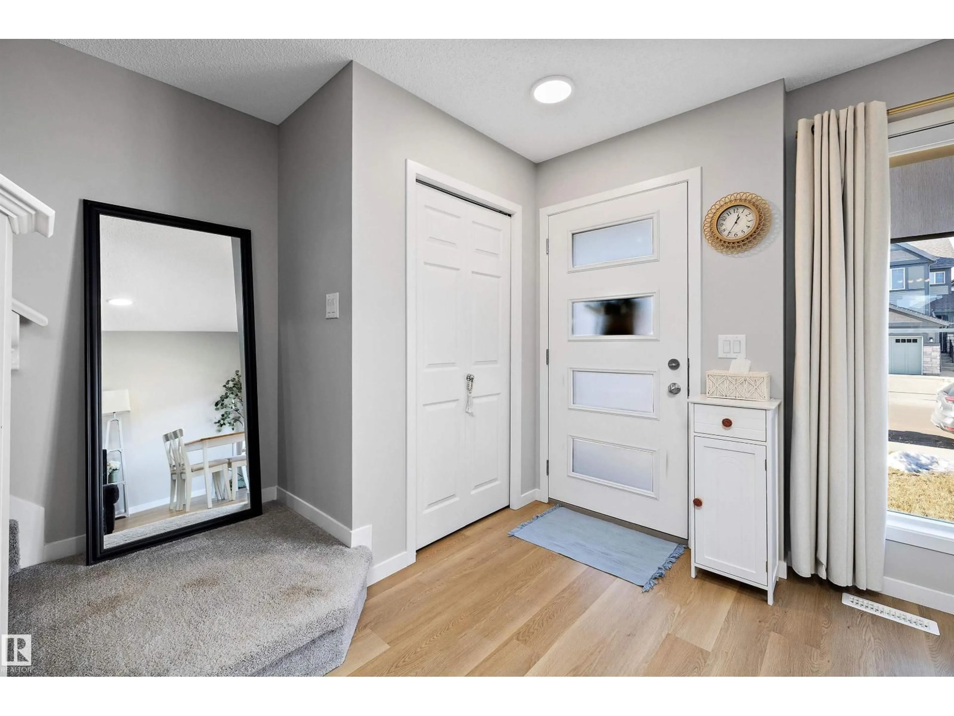 Indoor entryway for 311 SUNLAND WY, Sherwood Park Alberta T8H2Y8