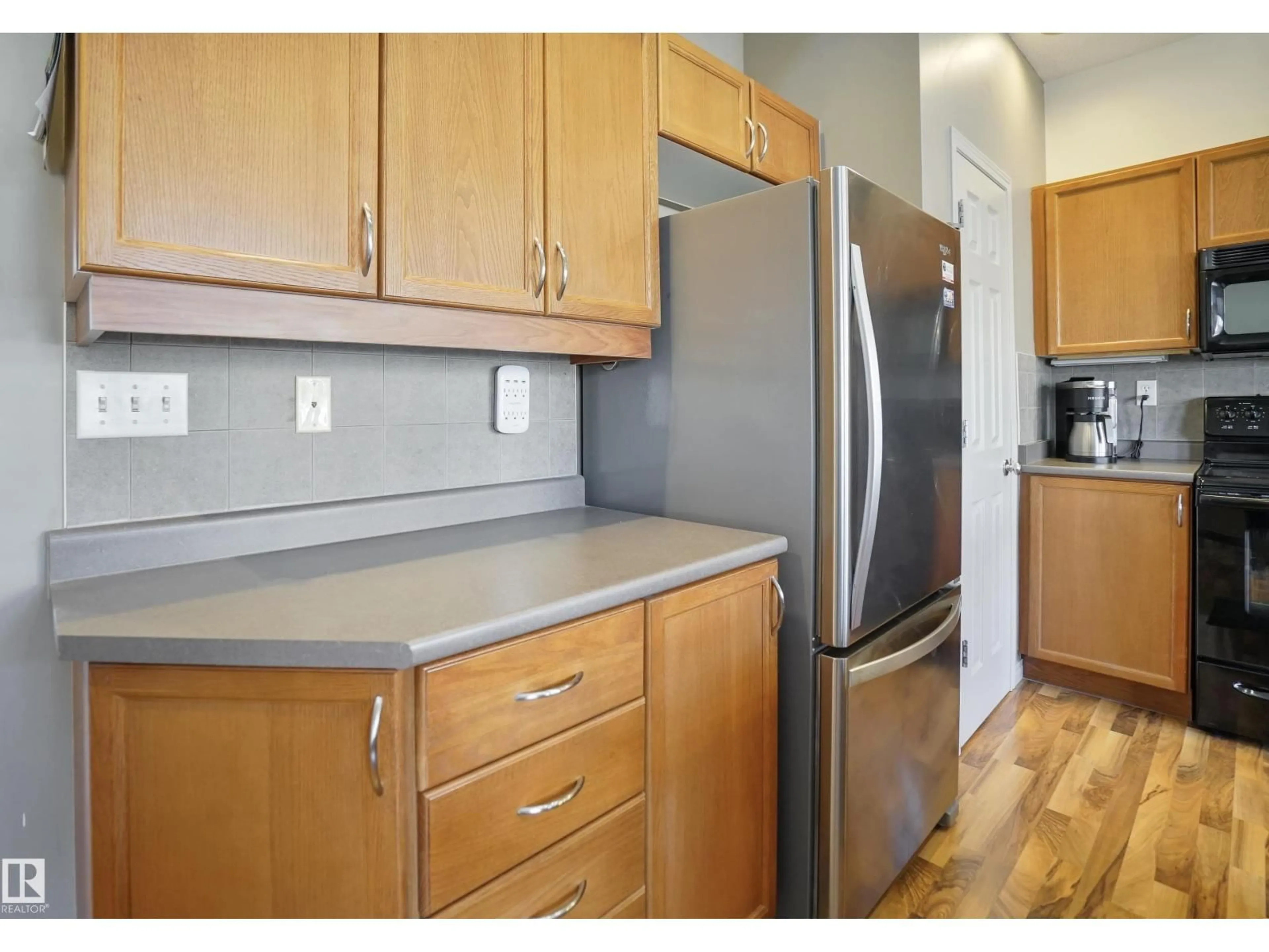 Standard kitchen, wood/laminate floor for #23 - 4821 TERWILLEGAR CM, Edmonton Alberta T6R0C5