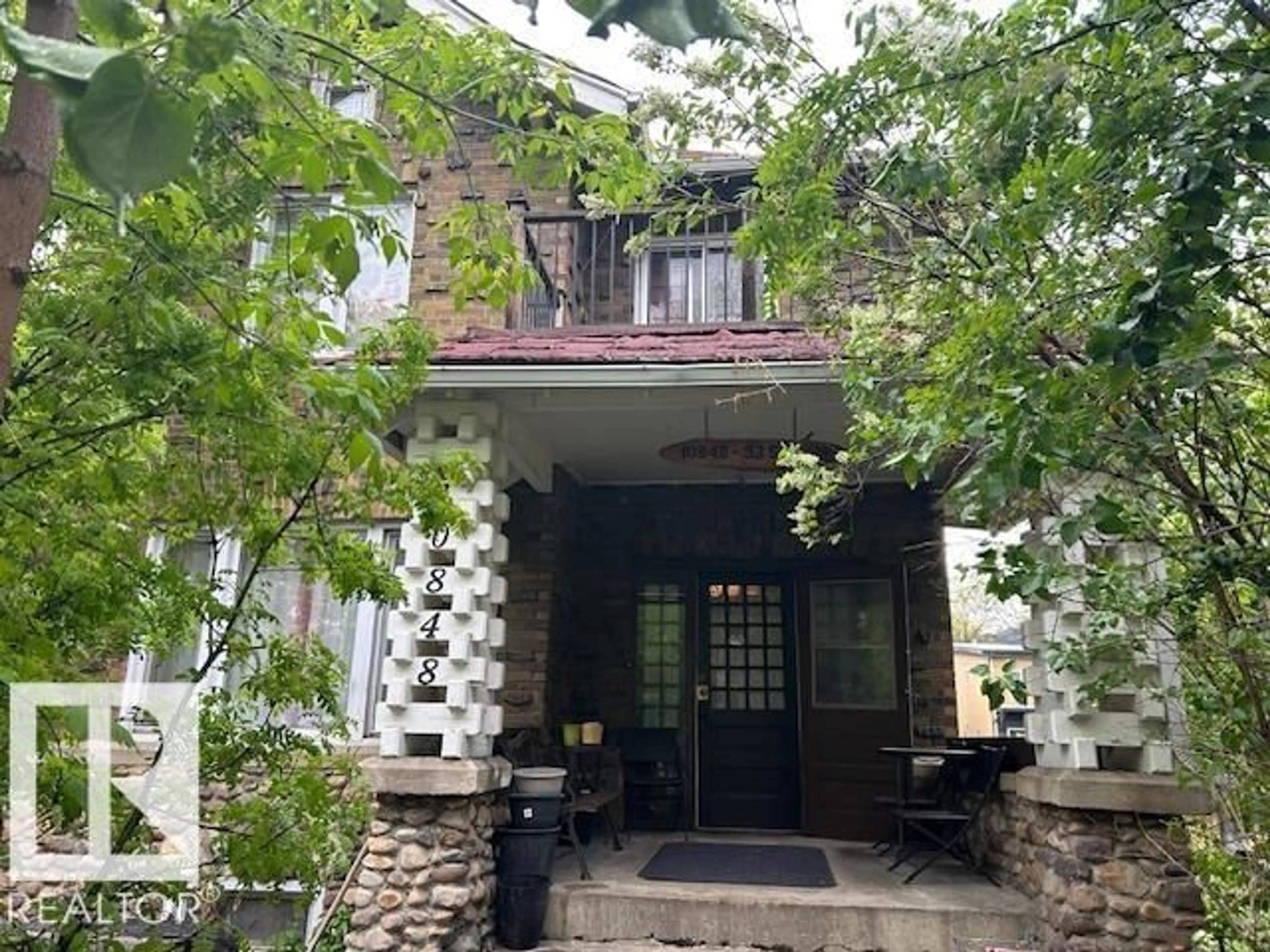 Patio, street for 10848 93 ST, Edmonton Alberta T5H1Y9