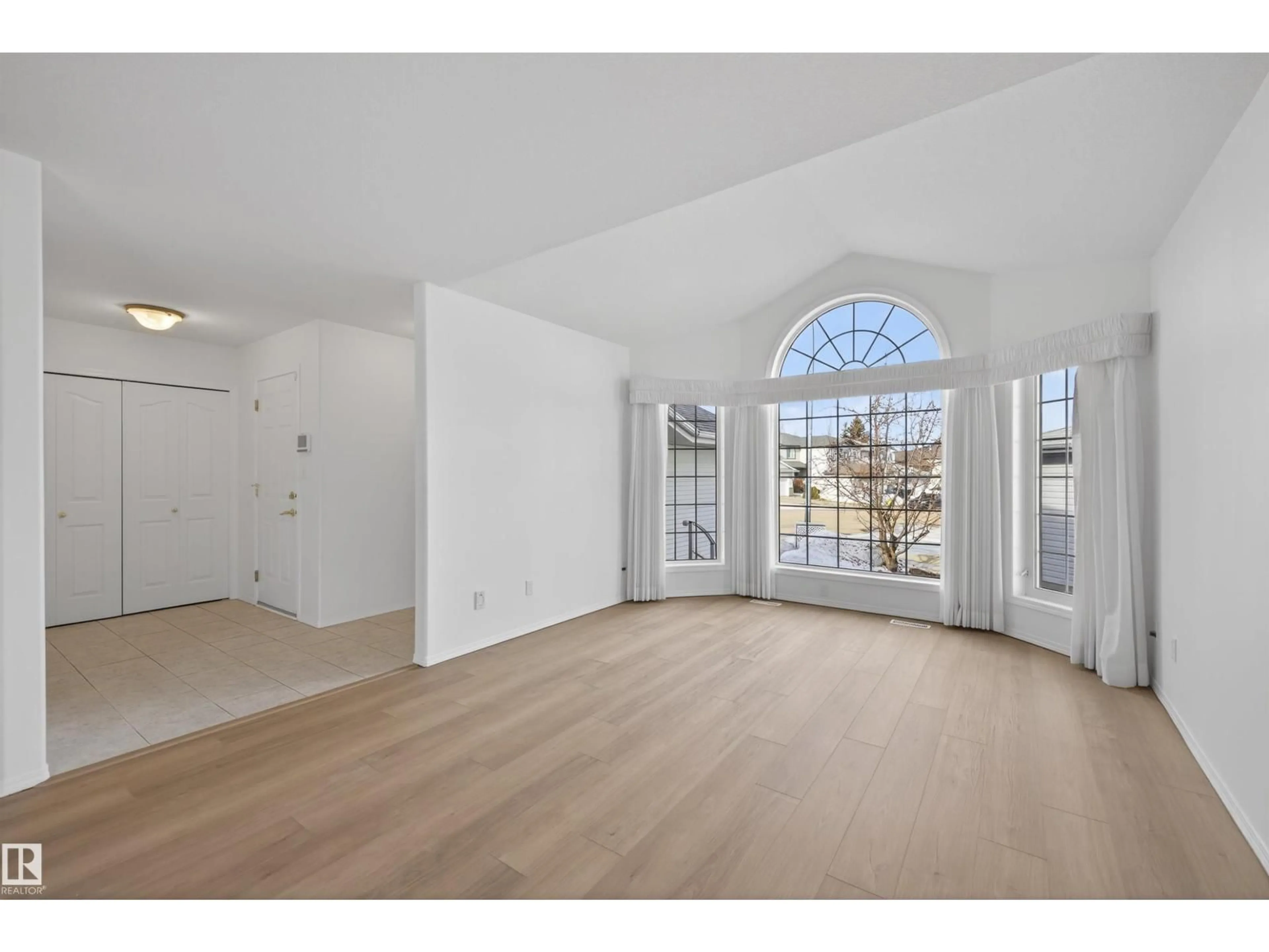 Unknown for 58 FOXBORO GROVE, Sherwood Park Alberta T8A6K6