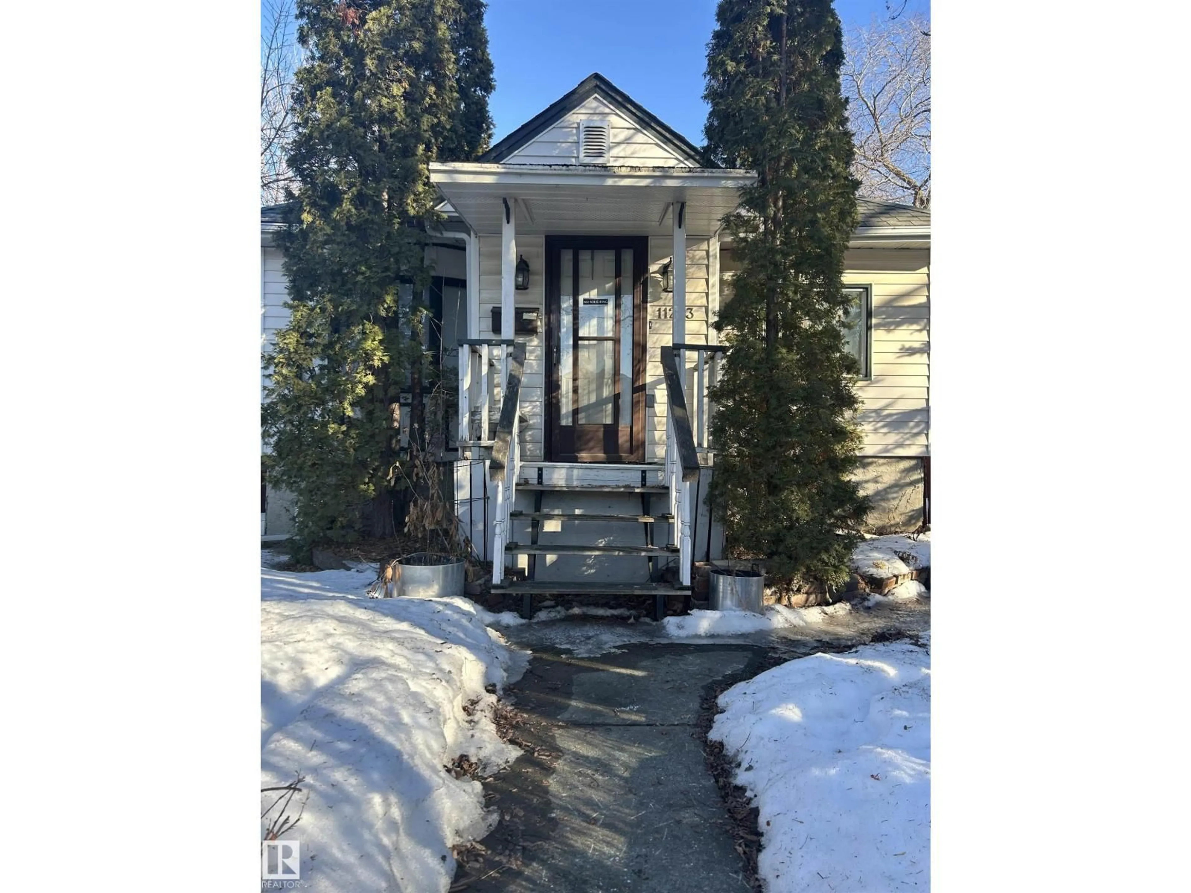 Indoor entryway for NW - 11243 125 STREET, Edmonton Alberta T5M0M6