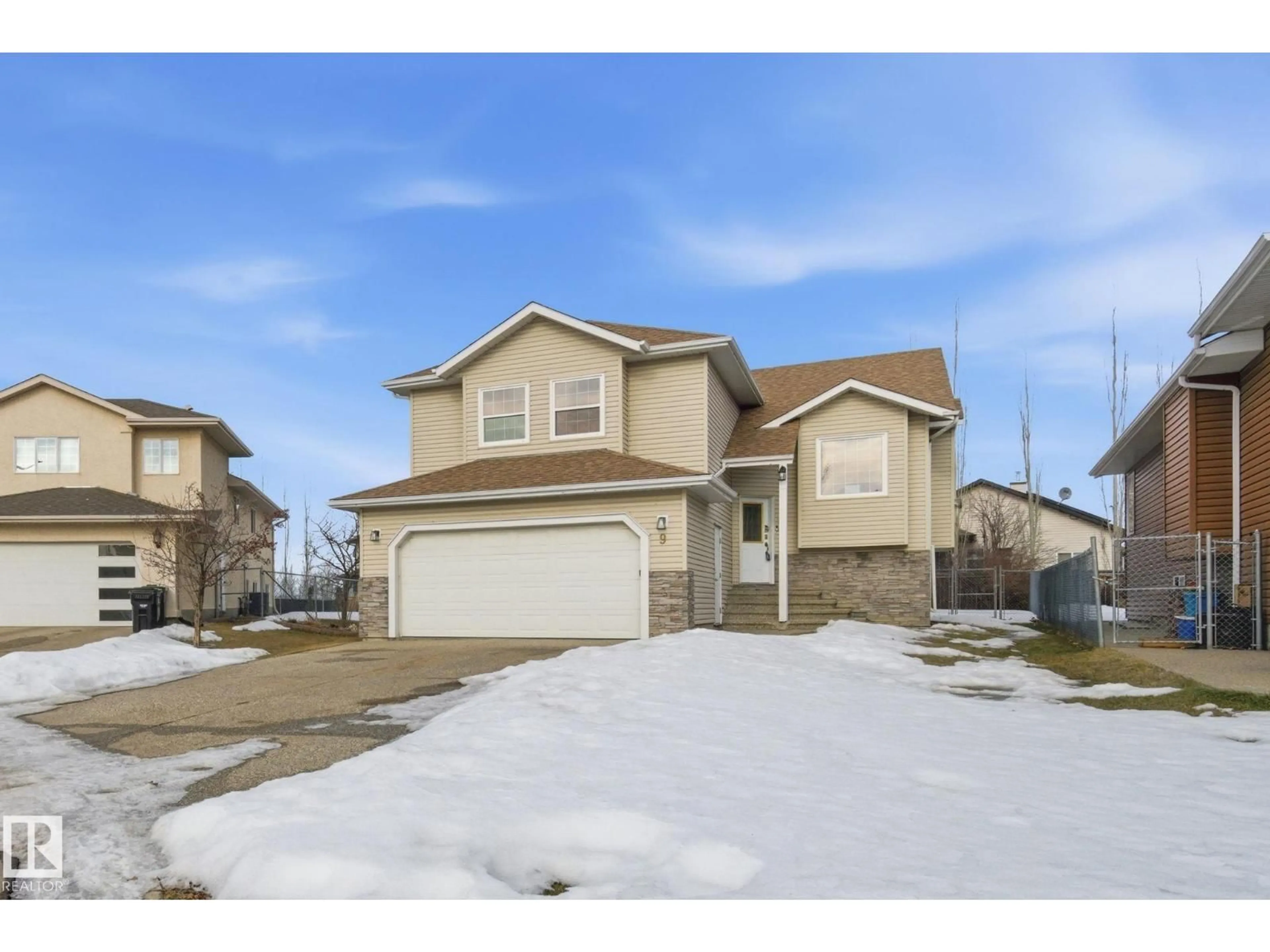 Home with vinyl exterior material, street for 9 DEERFIELD CO, Spruce Grove Alberta T7X4B1
