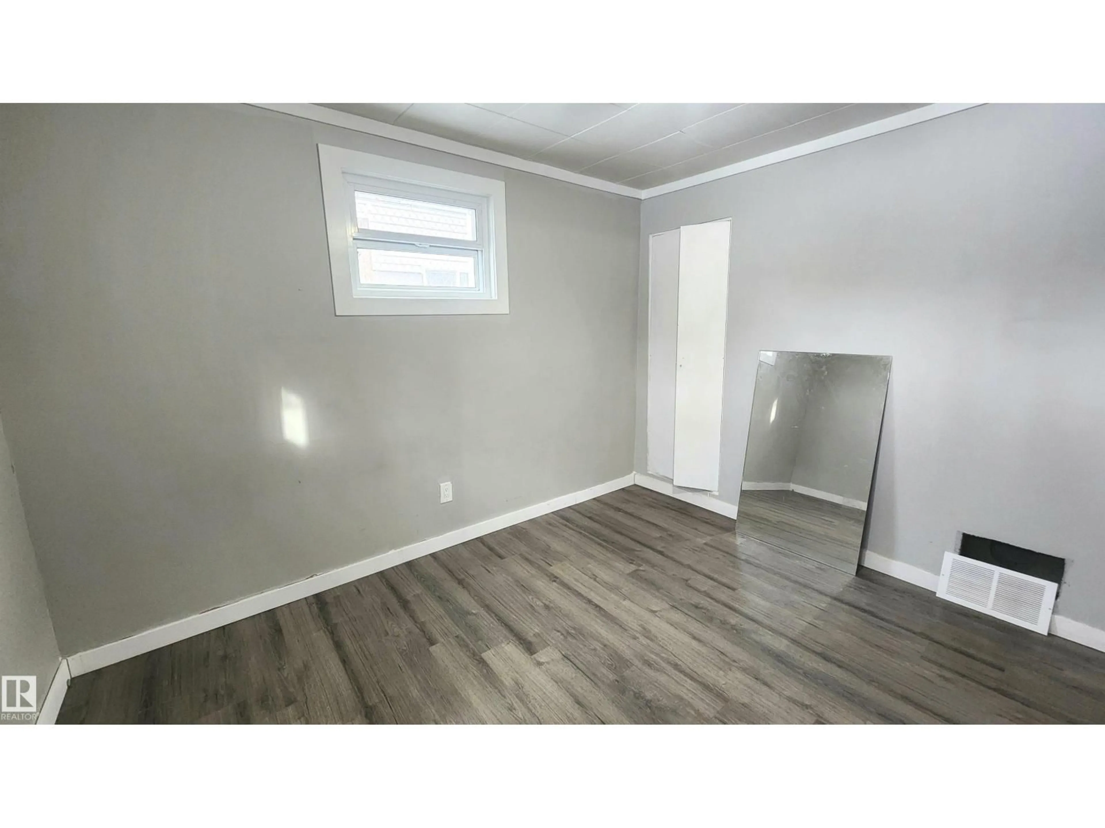 A pic of a room for 12139 81 ST, Edmonton Alberta T5B2S9