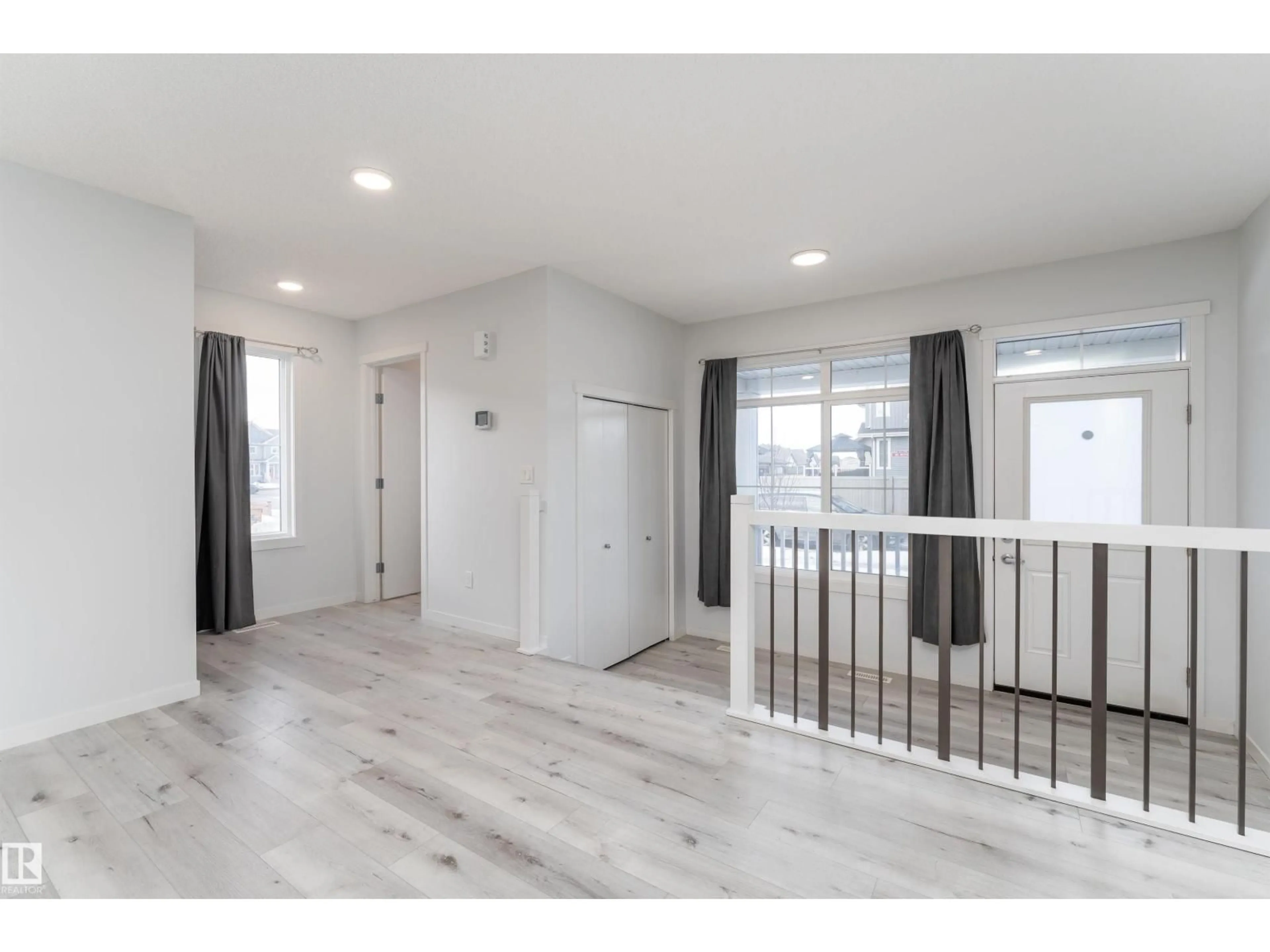 Unknown for 22371 93 AV, Edmonton Alberta T5T7L9