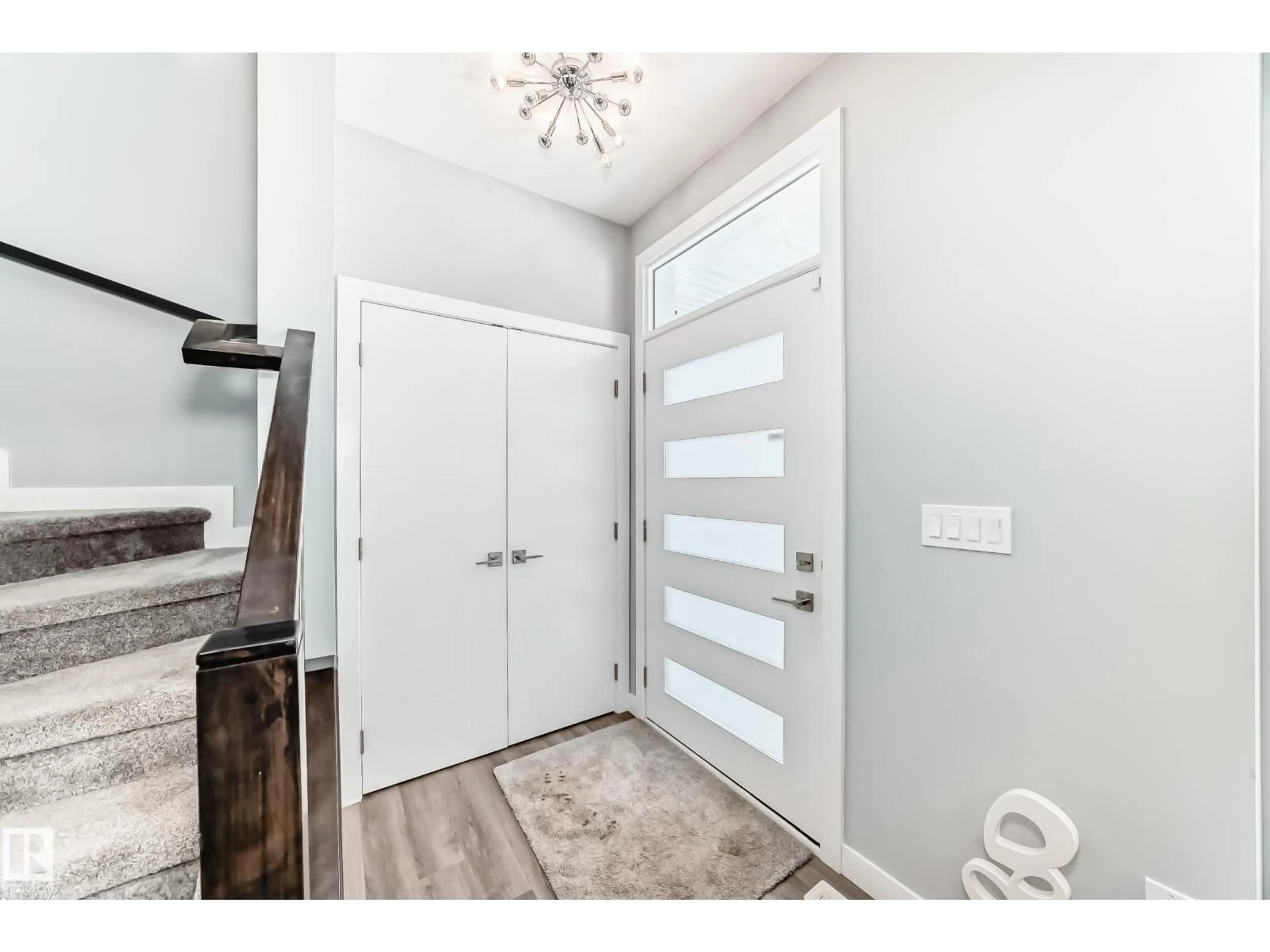 Indoor entryway for 13026 120 ST NW, Edmonton Alberta T5E5N9