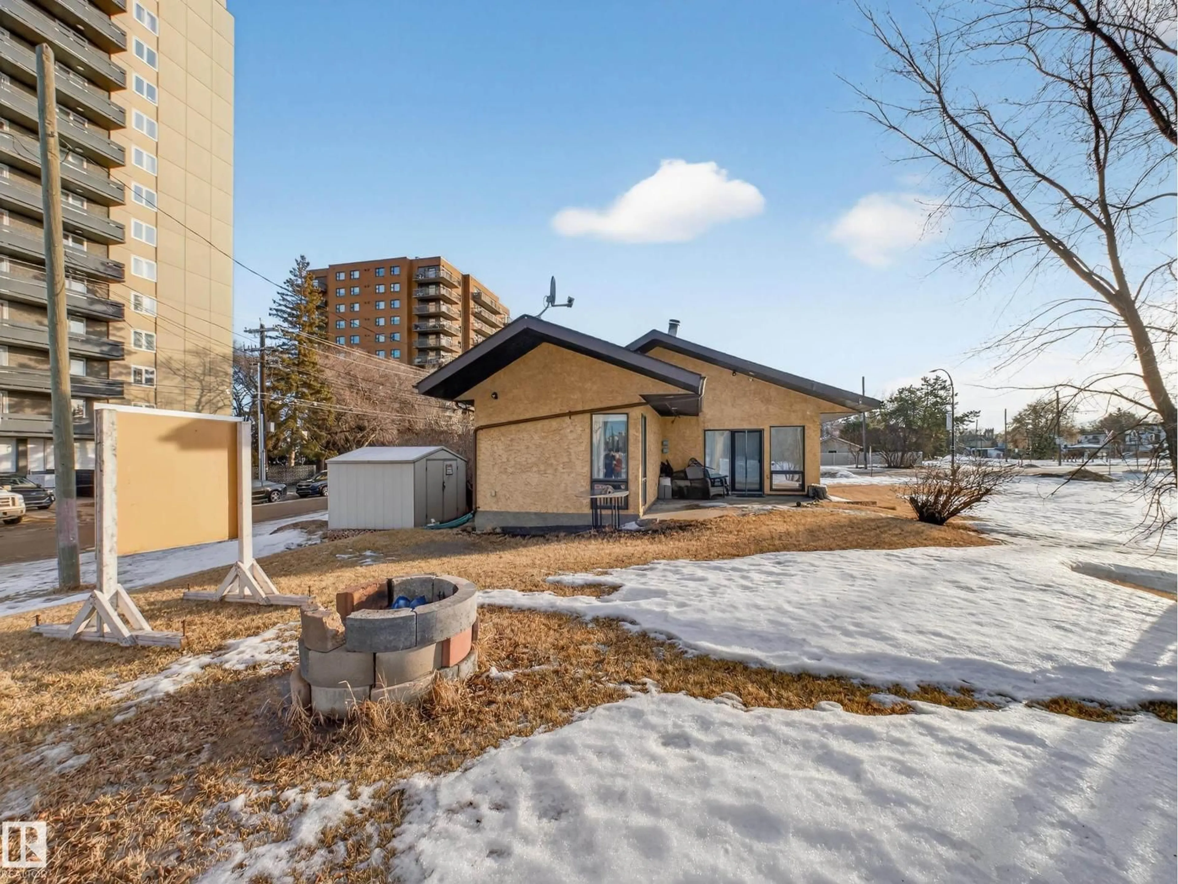 Patio, unknown for 8616 106 ST, Edmonton Alberta T6E4J3