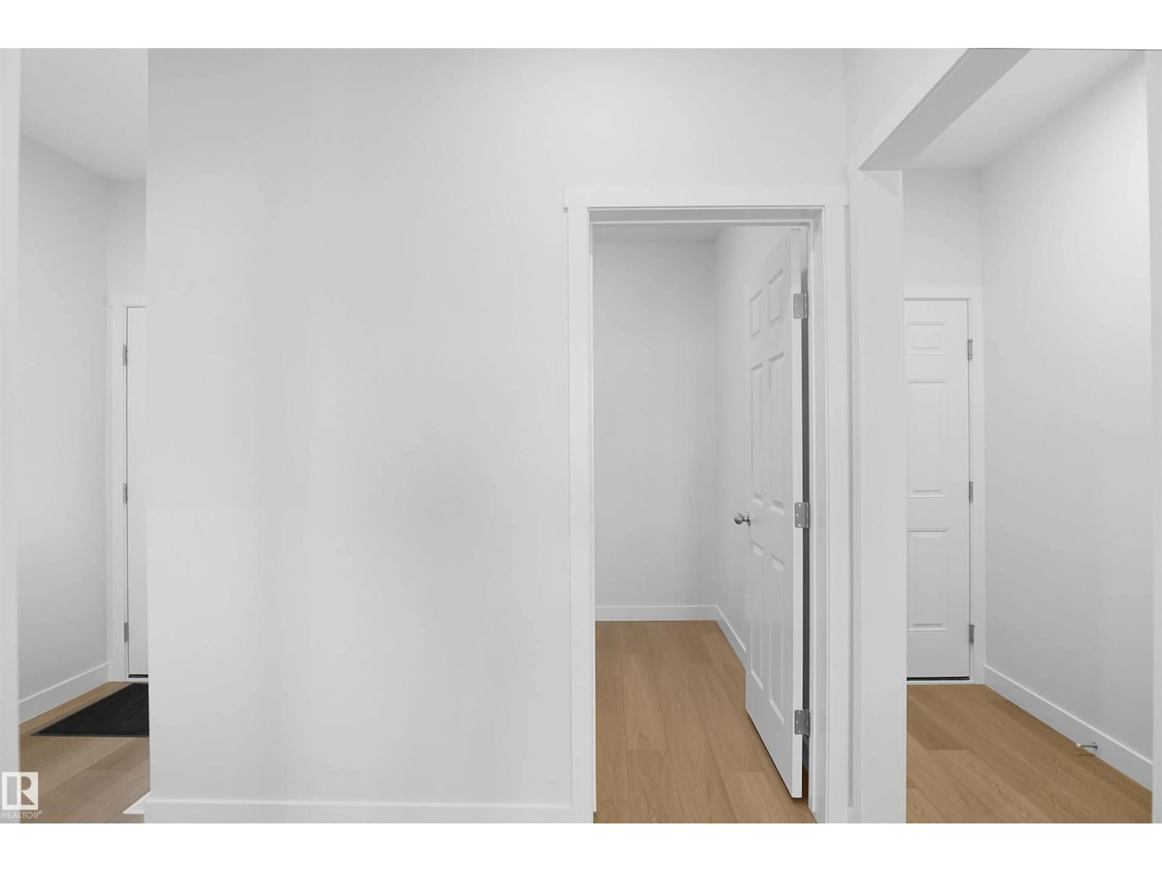 Unknown for NW - 2124 210 ST, Edmonton Alberta T6M1P7