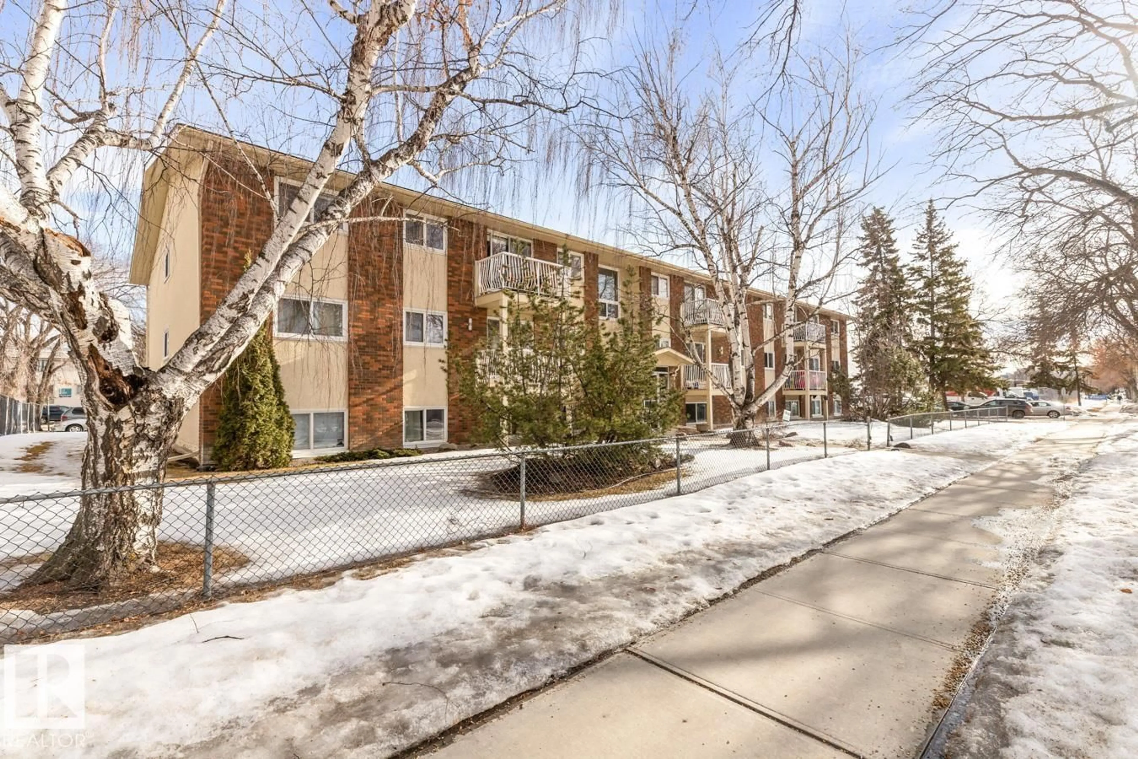 Patio, street for 107 - 10811 115 ST NW, Edmonton Alberta T5H3L2