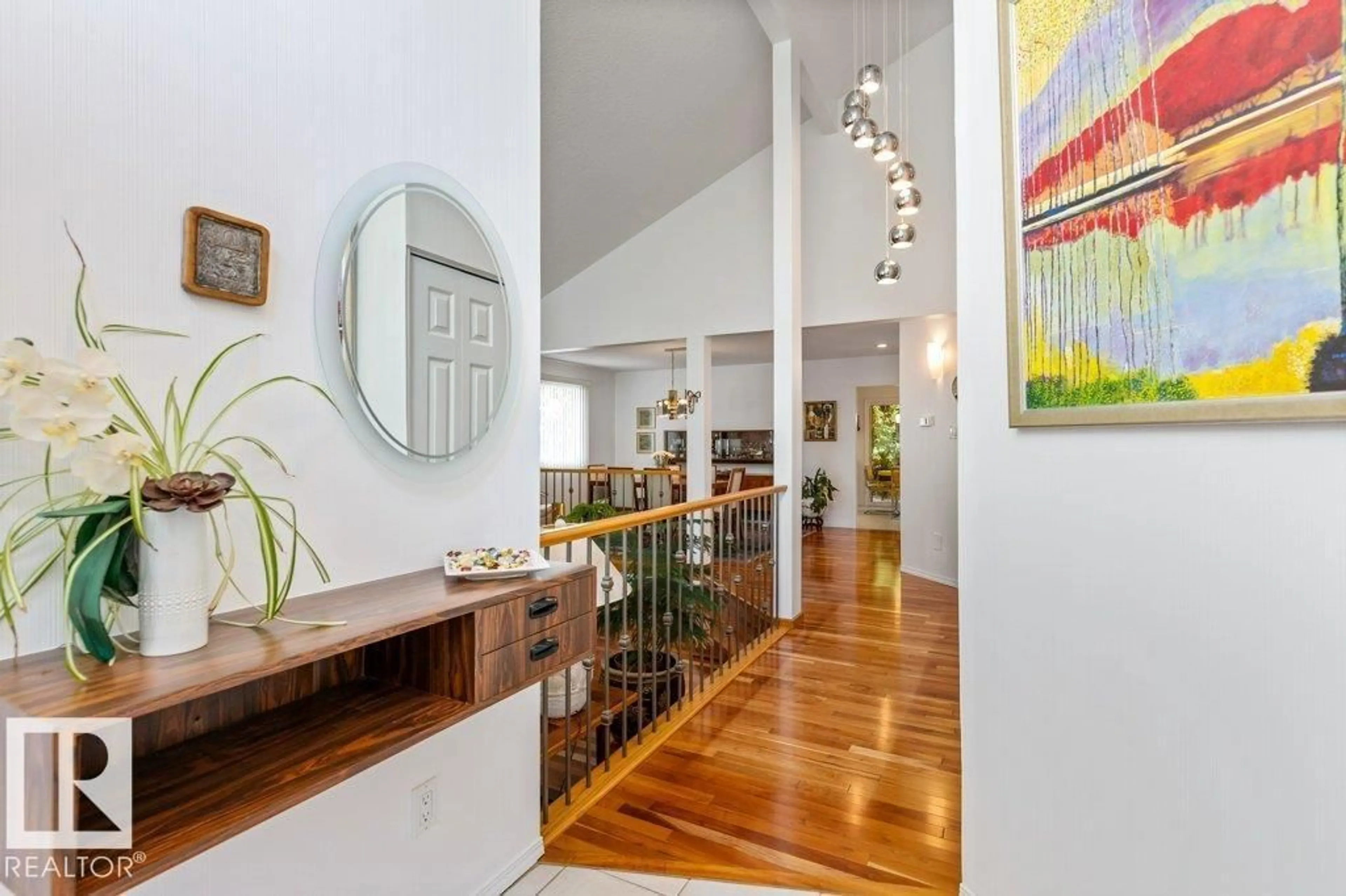 Indoor entryway for 8 GREEN LEES PL, St. Albert Alberta T8N3B1