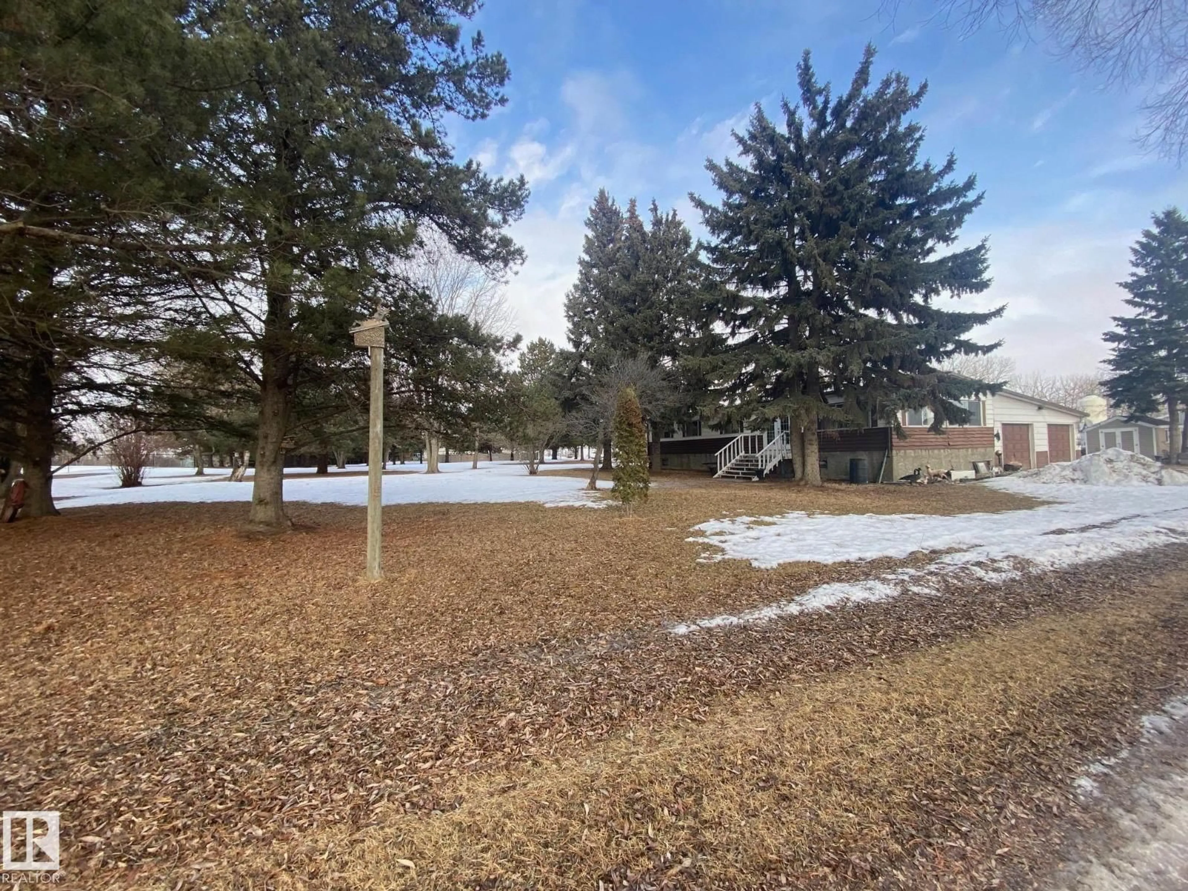 A pic from outside/outdoor area/front of a property/back of a property/a pic from drone, unknown for 465069 RGE ROAD 240, Rural Wetaskiwin County Alberta T9A1X1