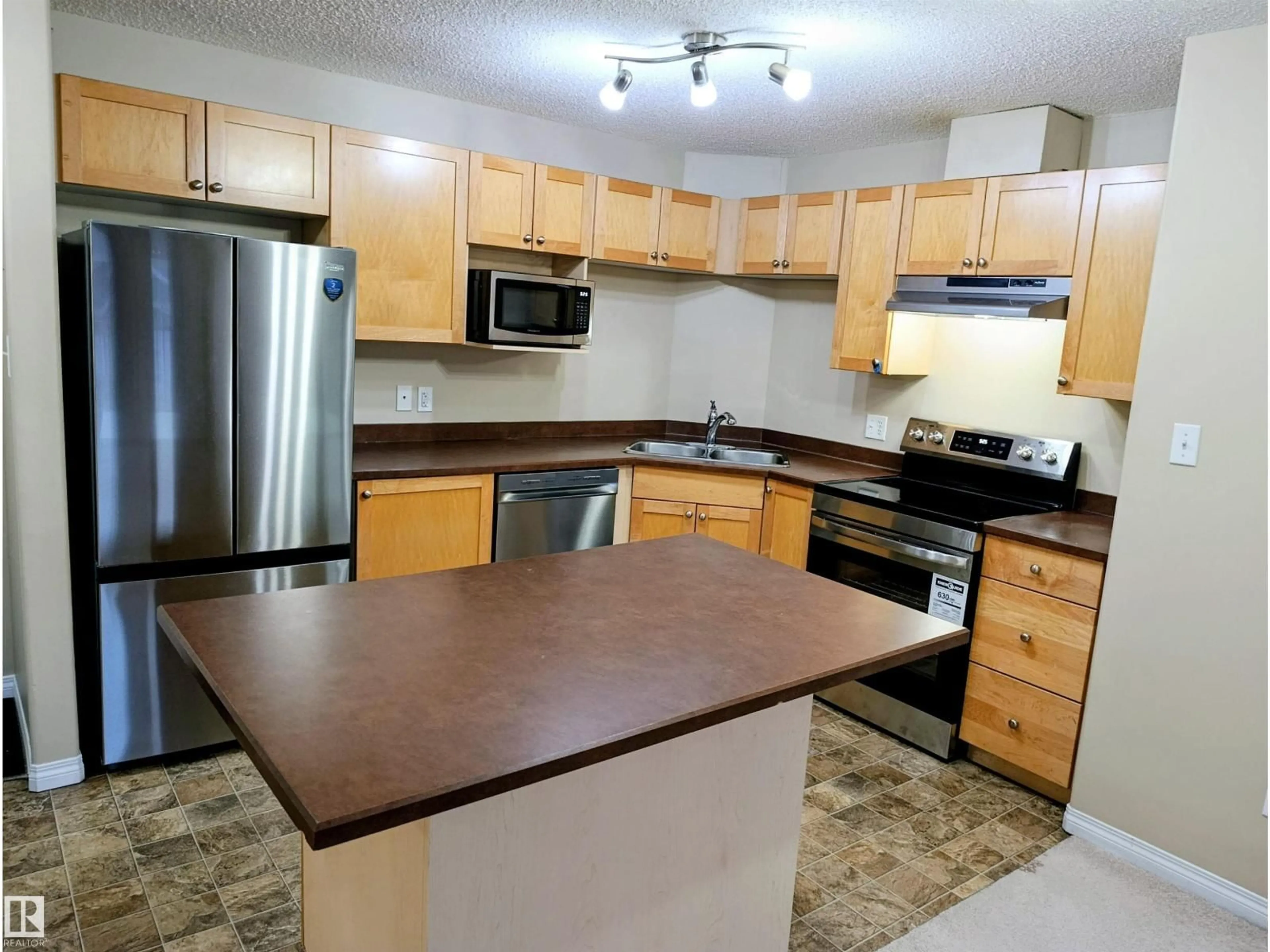 Standard kitchen, unknown for 7339 - 1422 SOUTH TERWILLEGAR DR, Edmonton Alberta T6R0E1