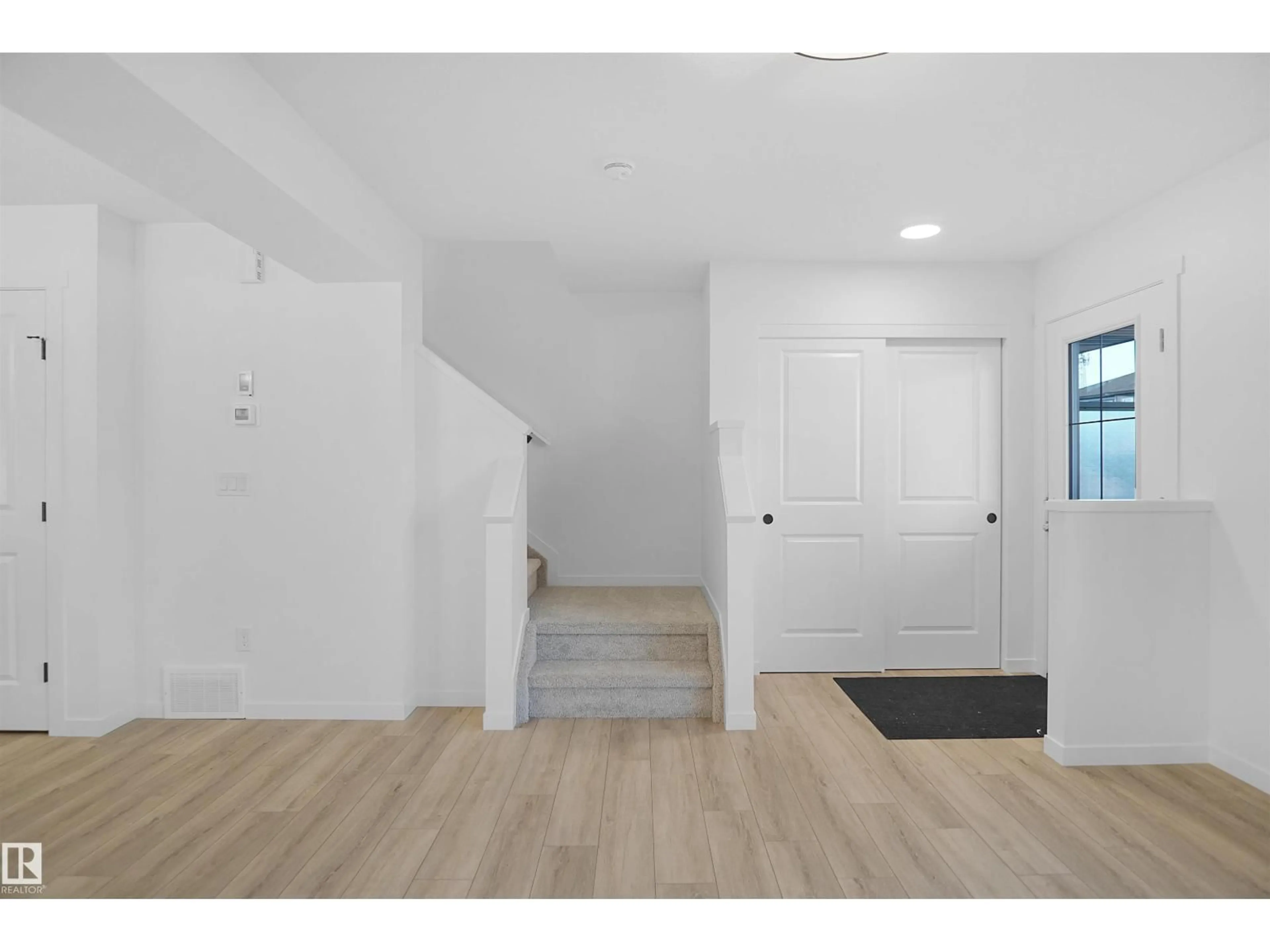 Indoor entryway for 240 SAVOY CR, Sherwood Park Alberta T8H0Z5