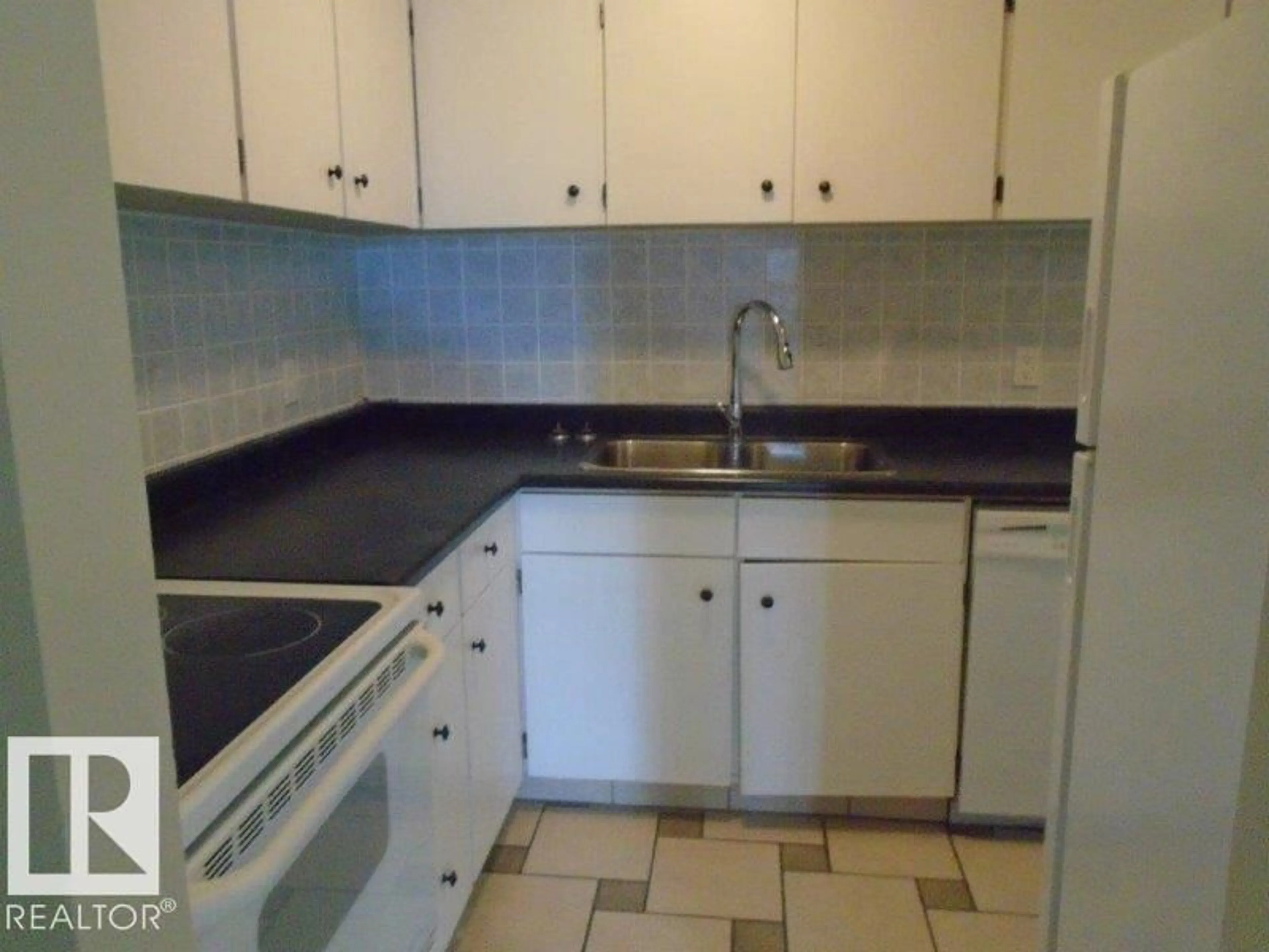 Standard kitchen, unknown for 3041 TUDOR GL, St. Albert Alberta T8N3V4