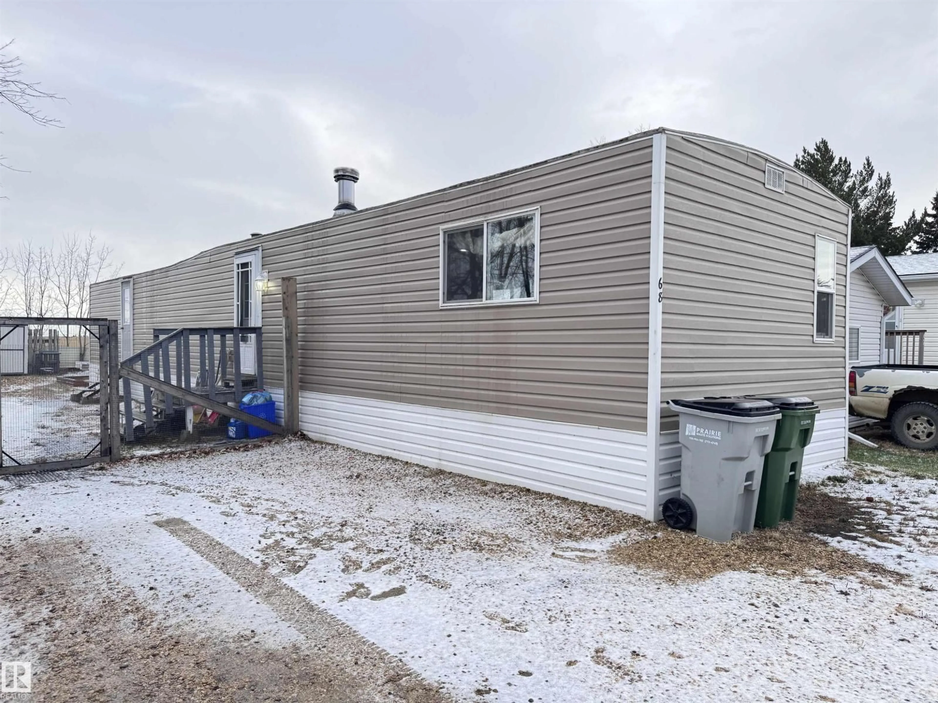 Home with vinyl exterior material, unknown for 68 9501 104 AV, Westlock Alberta T7P1M7