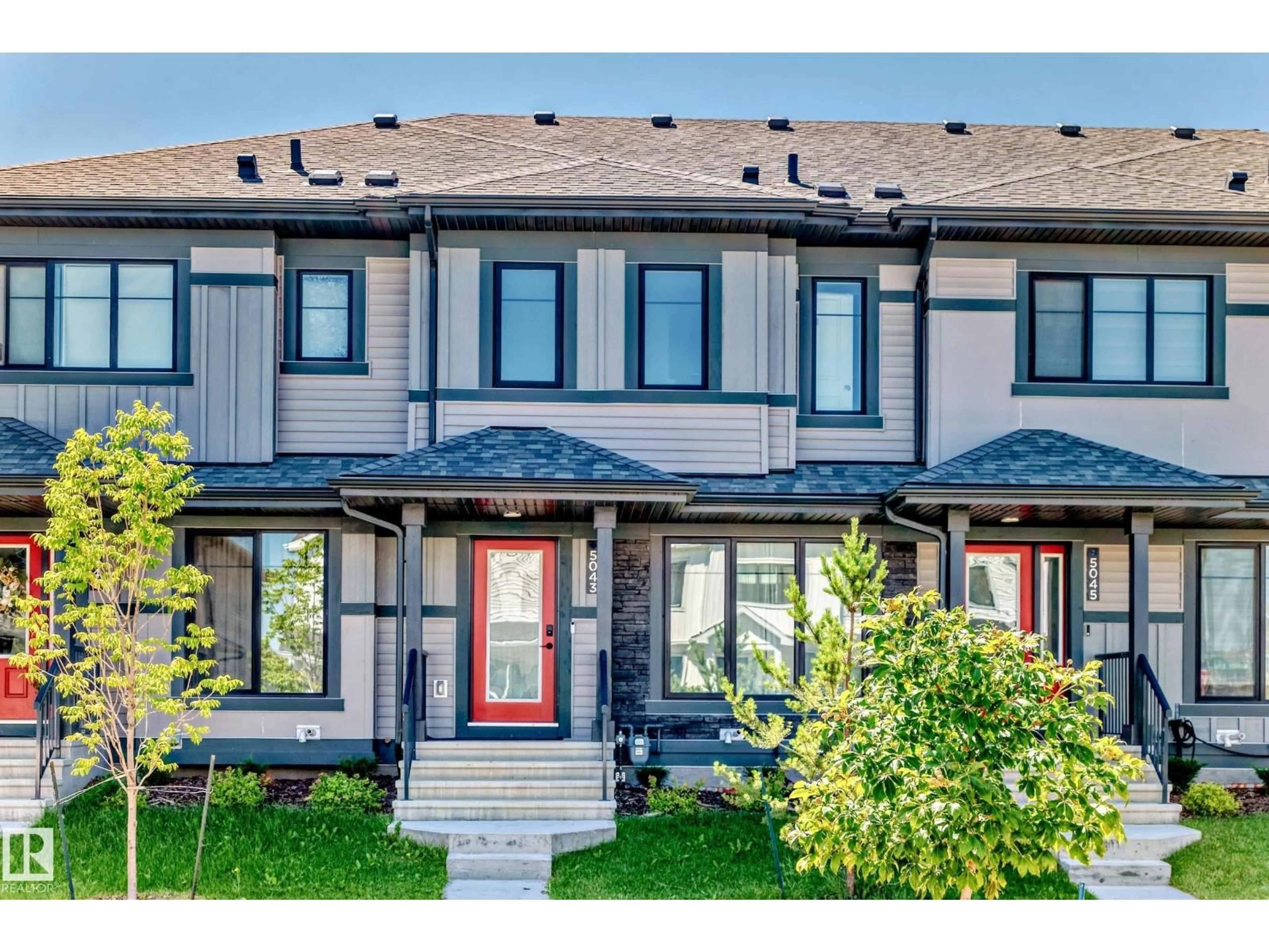 Home with vinyl exterior material, street for SW - 5043 KINNEY LI, Edmonton Alberta T6W5G5