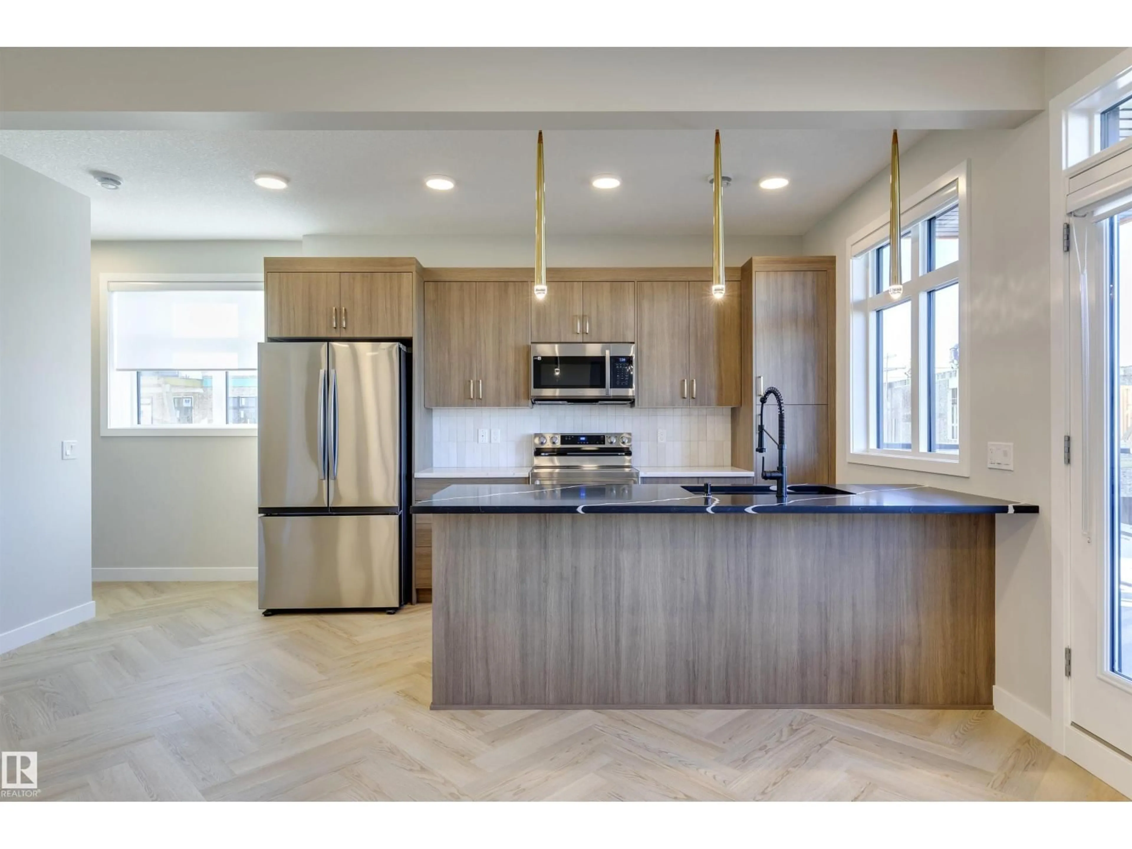 Open concept kitchen, unknown for 20 16231 19 AV SW, Edmonton Alberta T6W5C6