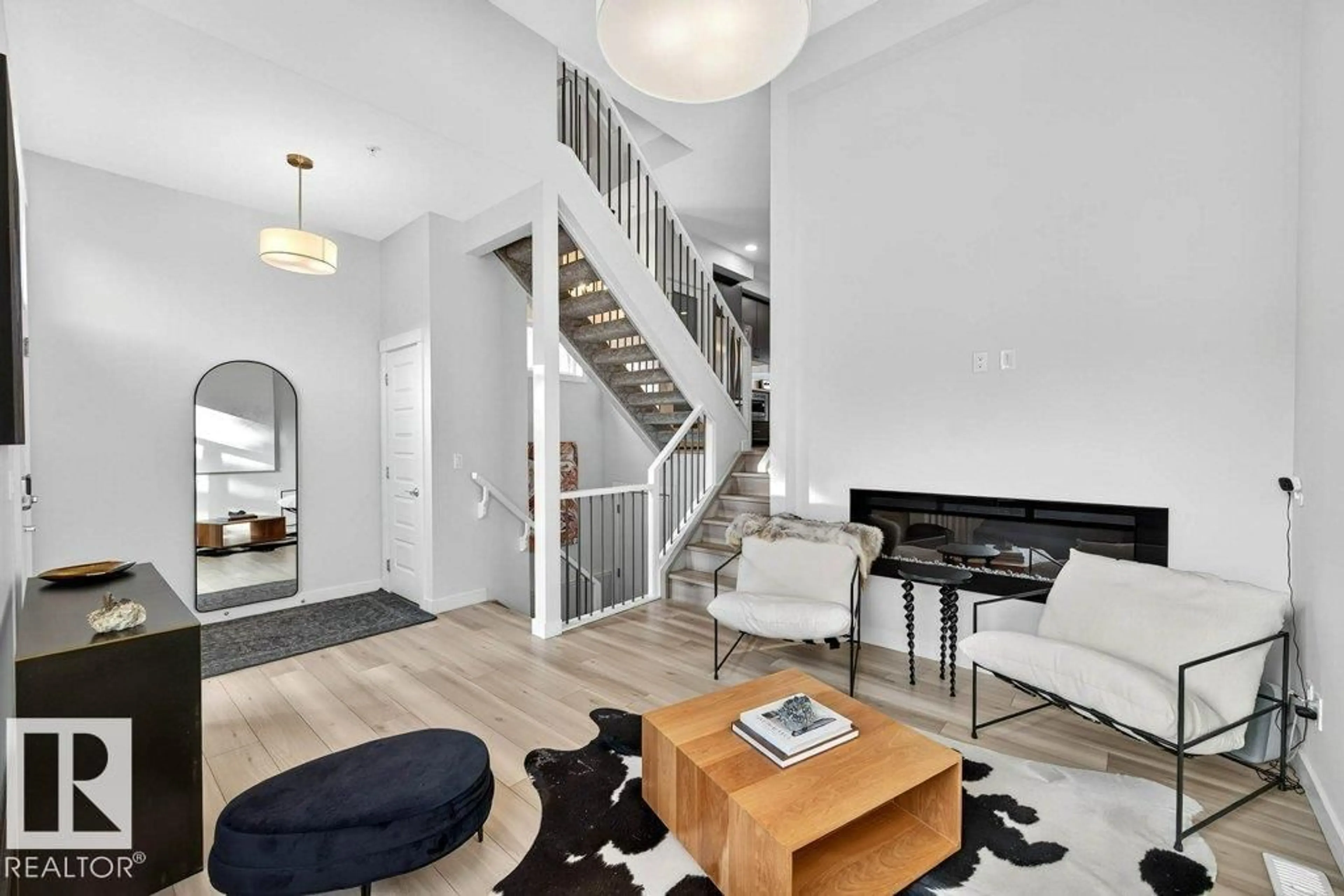 Unknown for #7 - 9745 92 ST, Edmonton Alberta T6C3S3