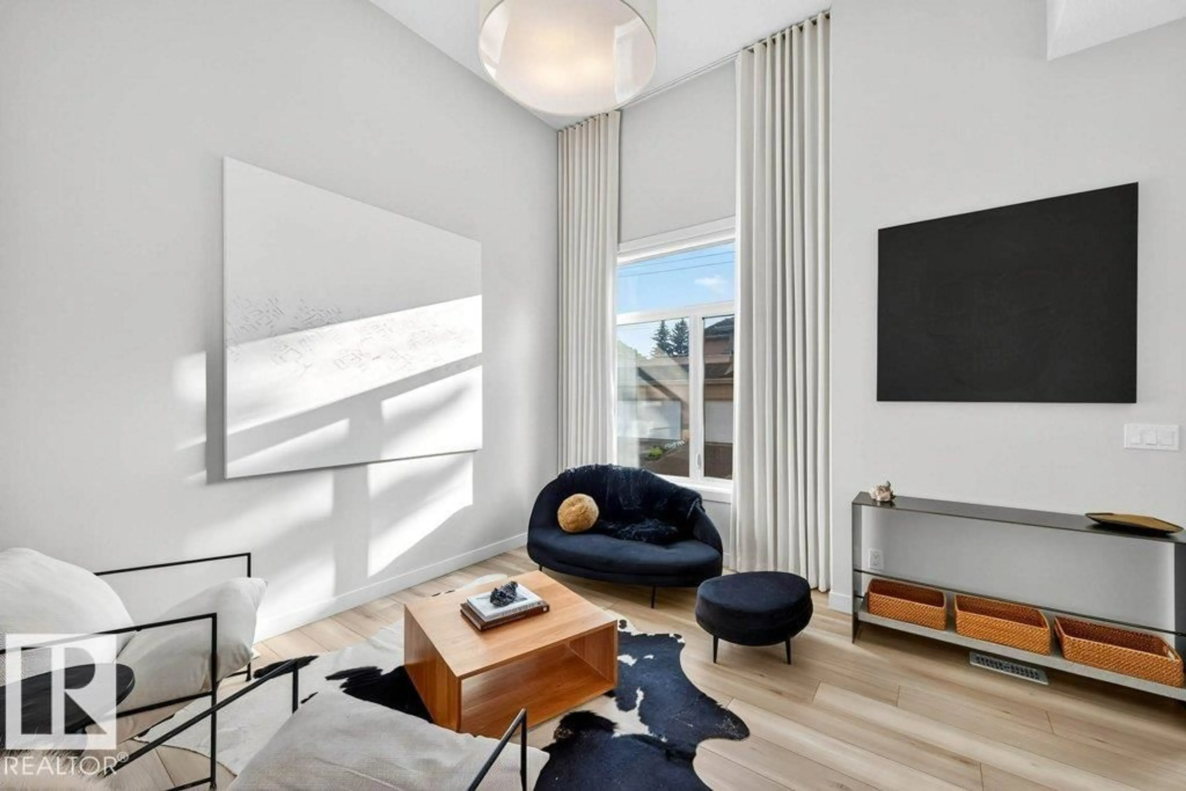 Living room with furniture, unknown for #7 - 9745 92 ST, Edmonton Alberta T6C3S3