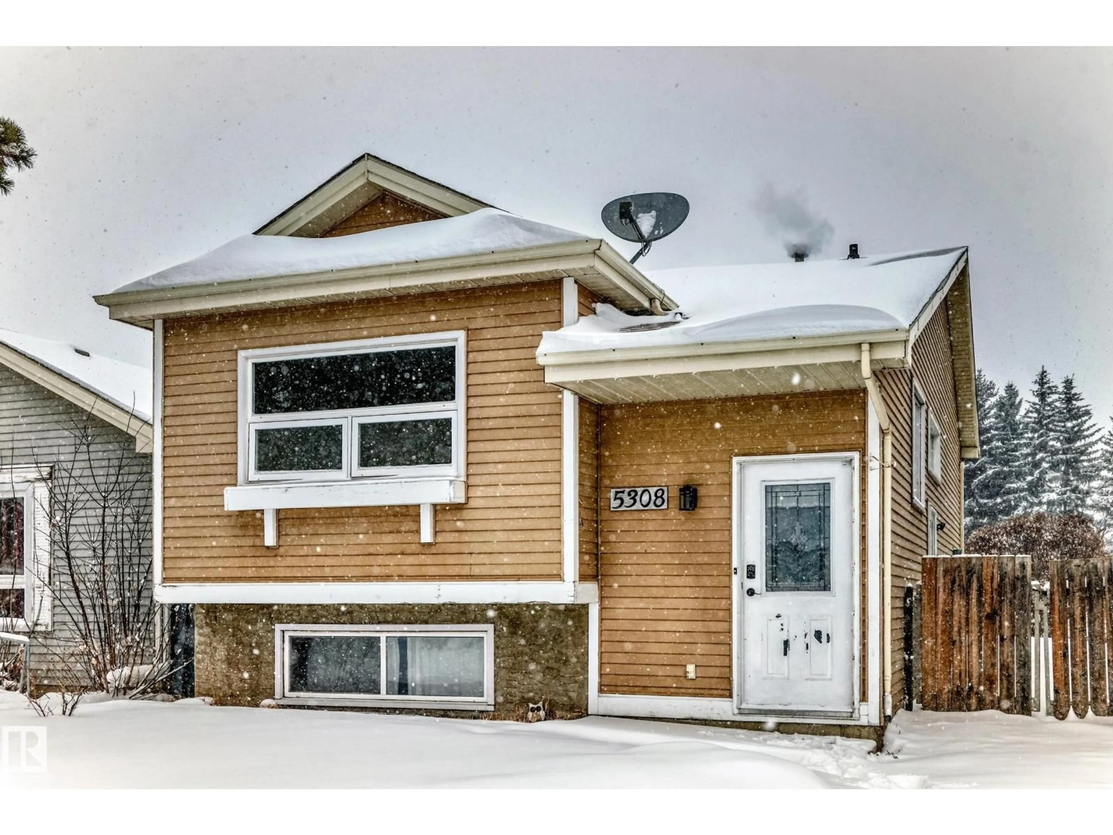 Home with vinyl exterior material, street for 5308 20 AV, Edmonton Alberta T6L5J3