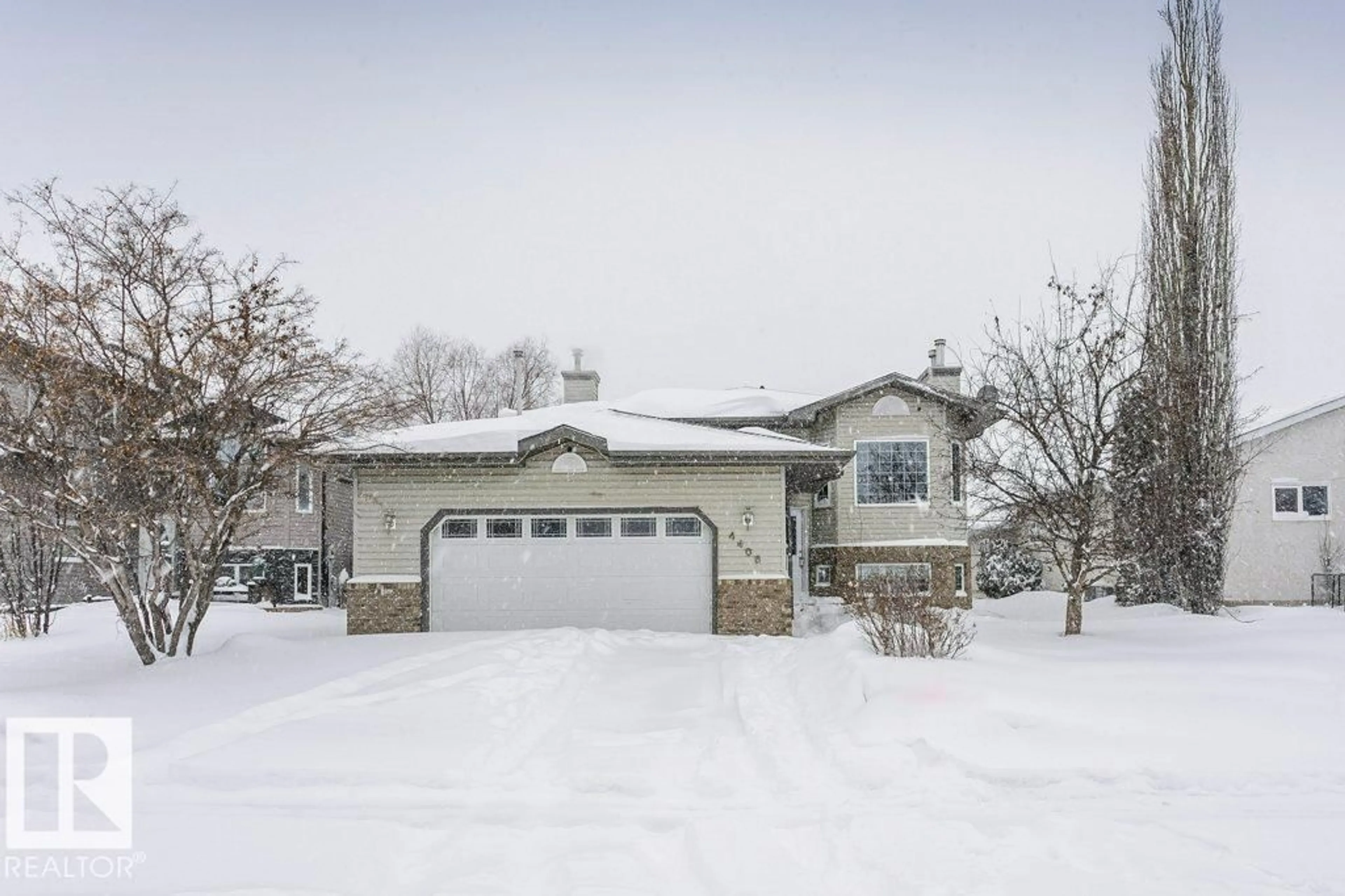 A pic from outside/outdoor area/front of a property/back of a property/a pic from drone, street for 4408 MILLER DR, Onoway Alberta T0E1V0
