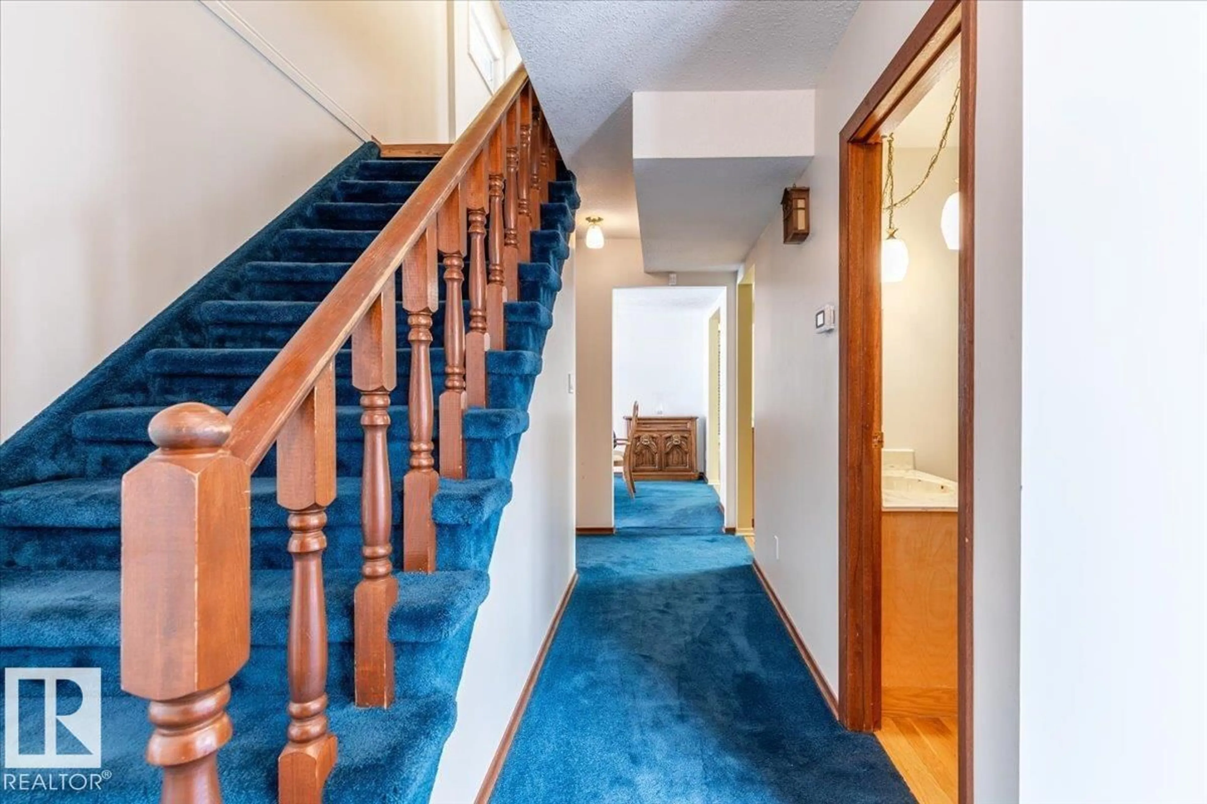 Indoor foyer for 125 PINE DR, Wetaskiwin Alberta T9A2V9