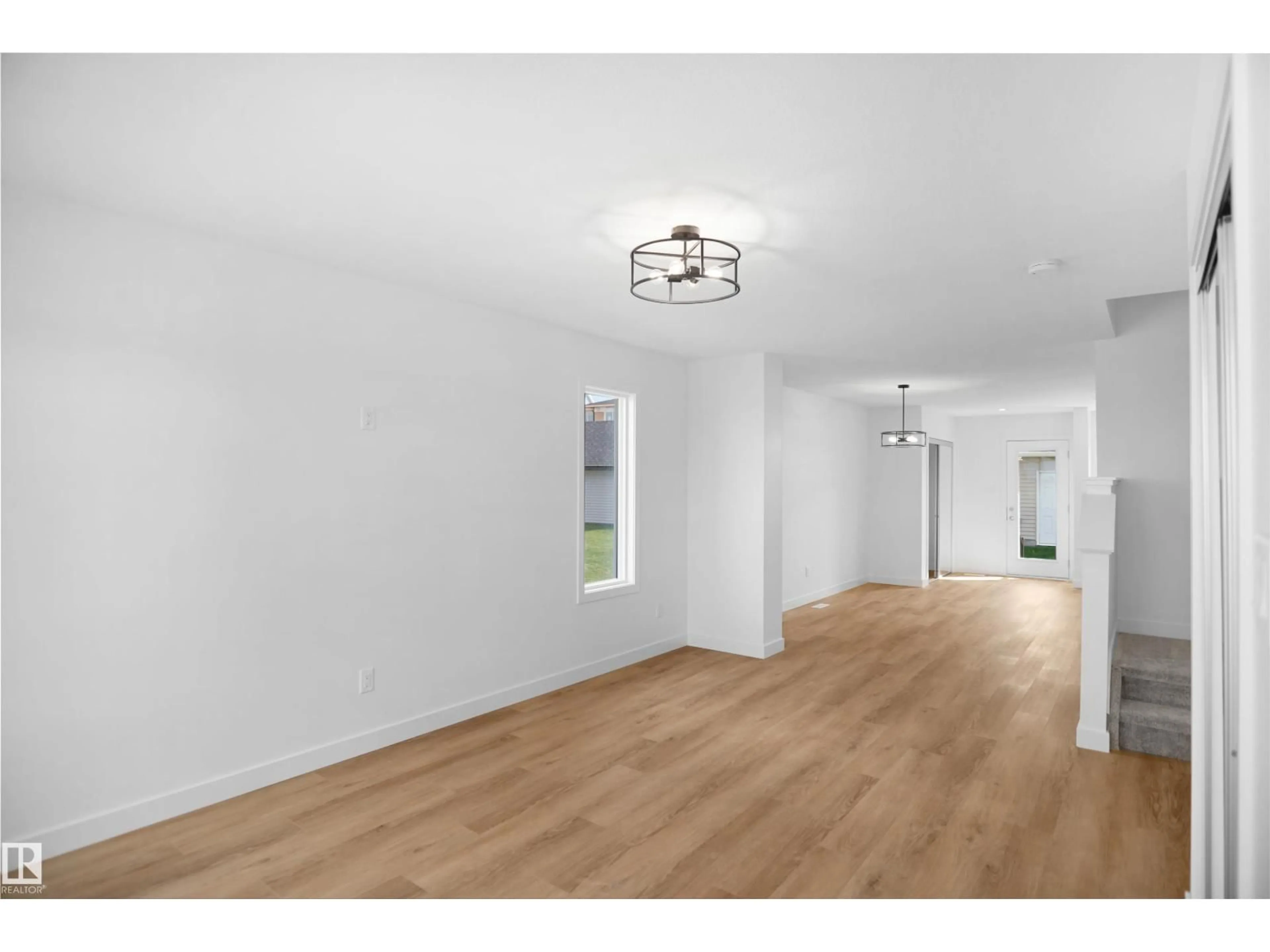 A pic of a room for 19447 22 AV, Edmonton Alberta T6M3J3