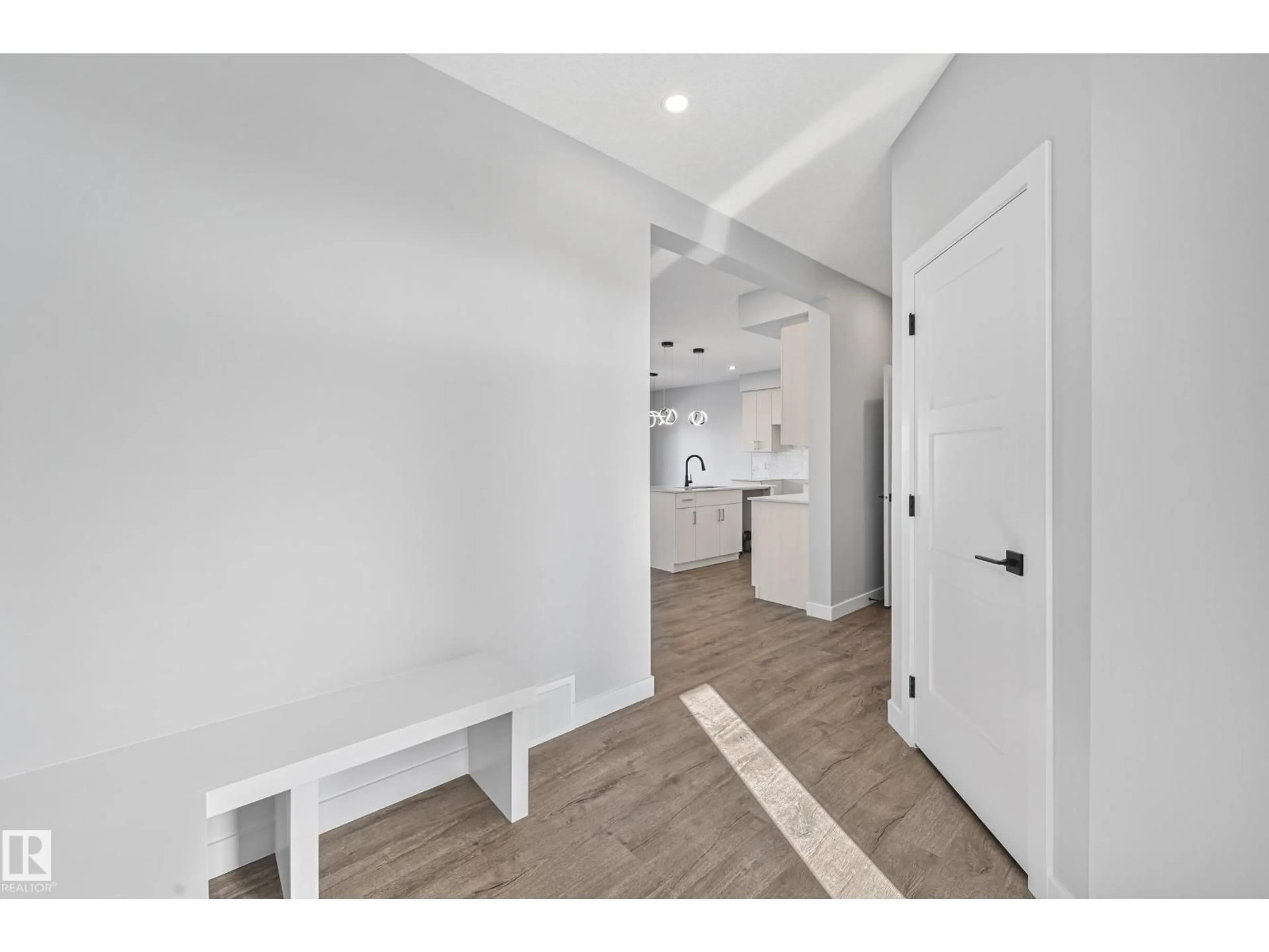 Indoor entryway for 76 MAPLE CR, Gibbons Alberta T0A1N0