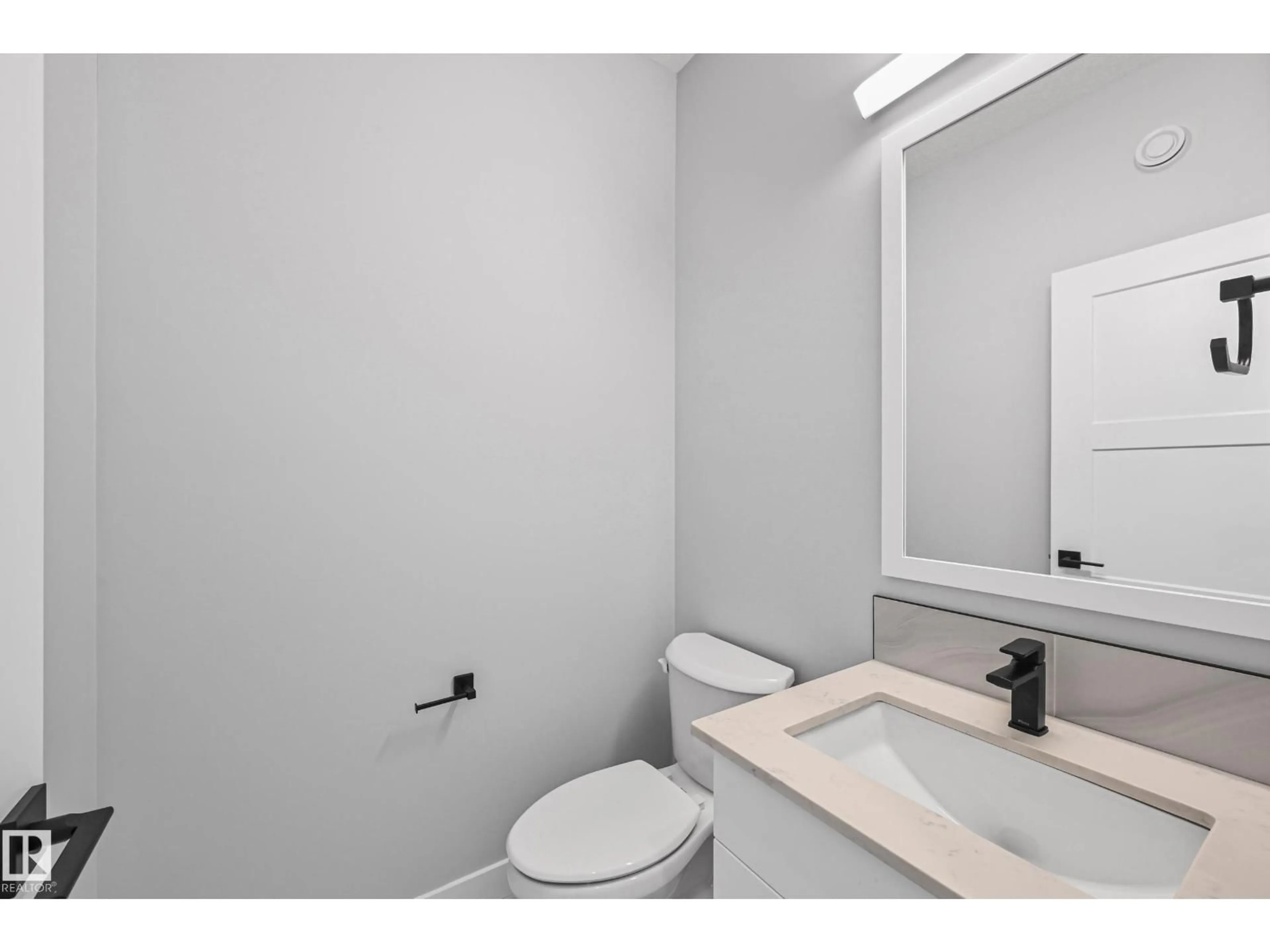 Standard bathroom, unknown for 76 MAPLE CR, Gibbons Alberta T0A1N0