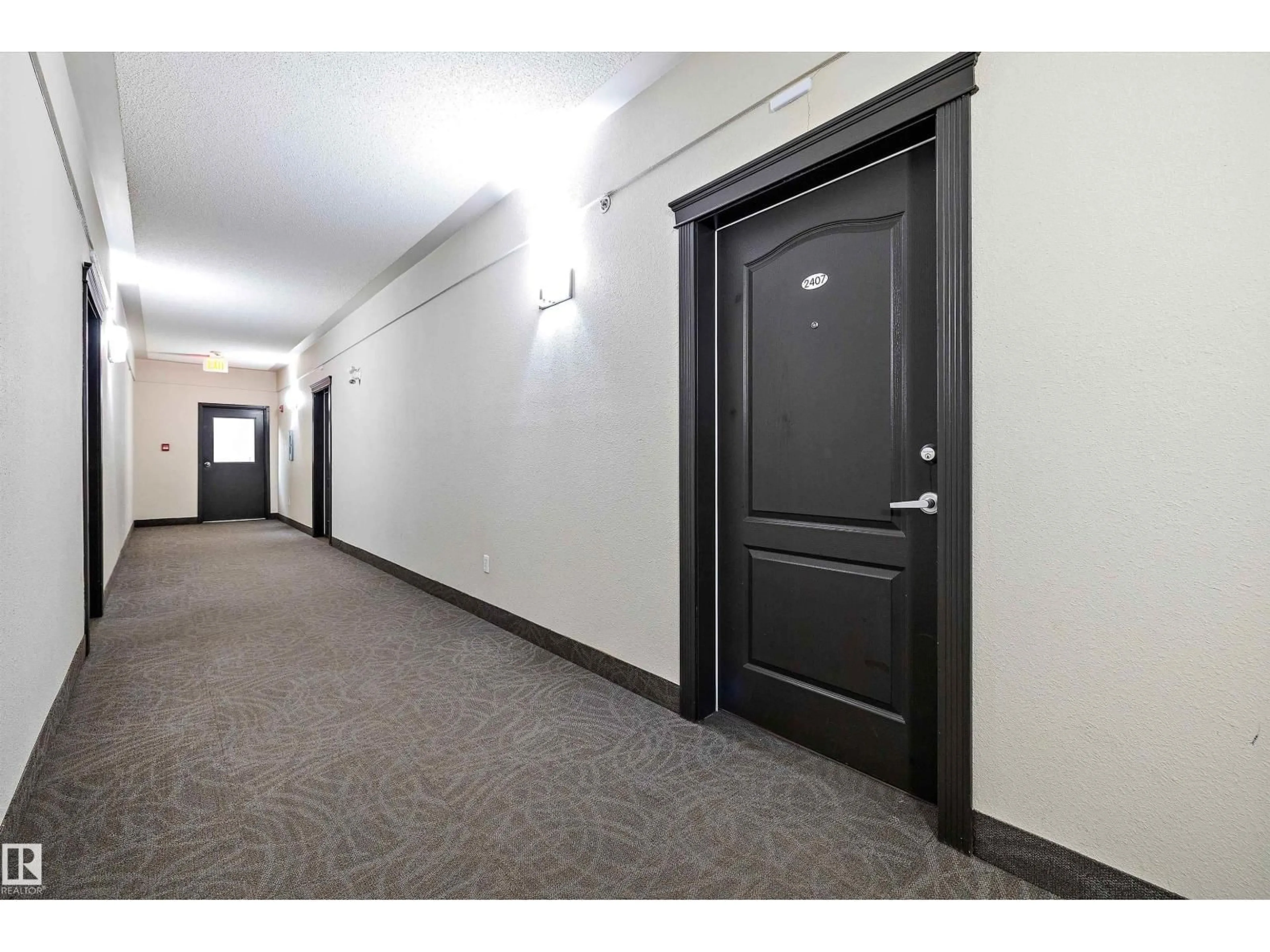 Indoor foyer for 2407 CLAREVIEW STATION DR, Edmonton Alberta T5Y0E5