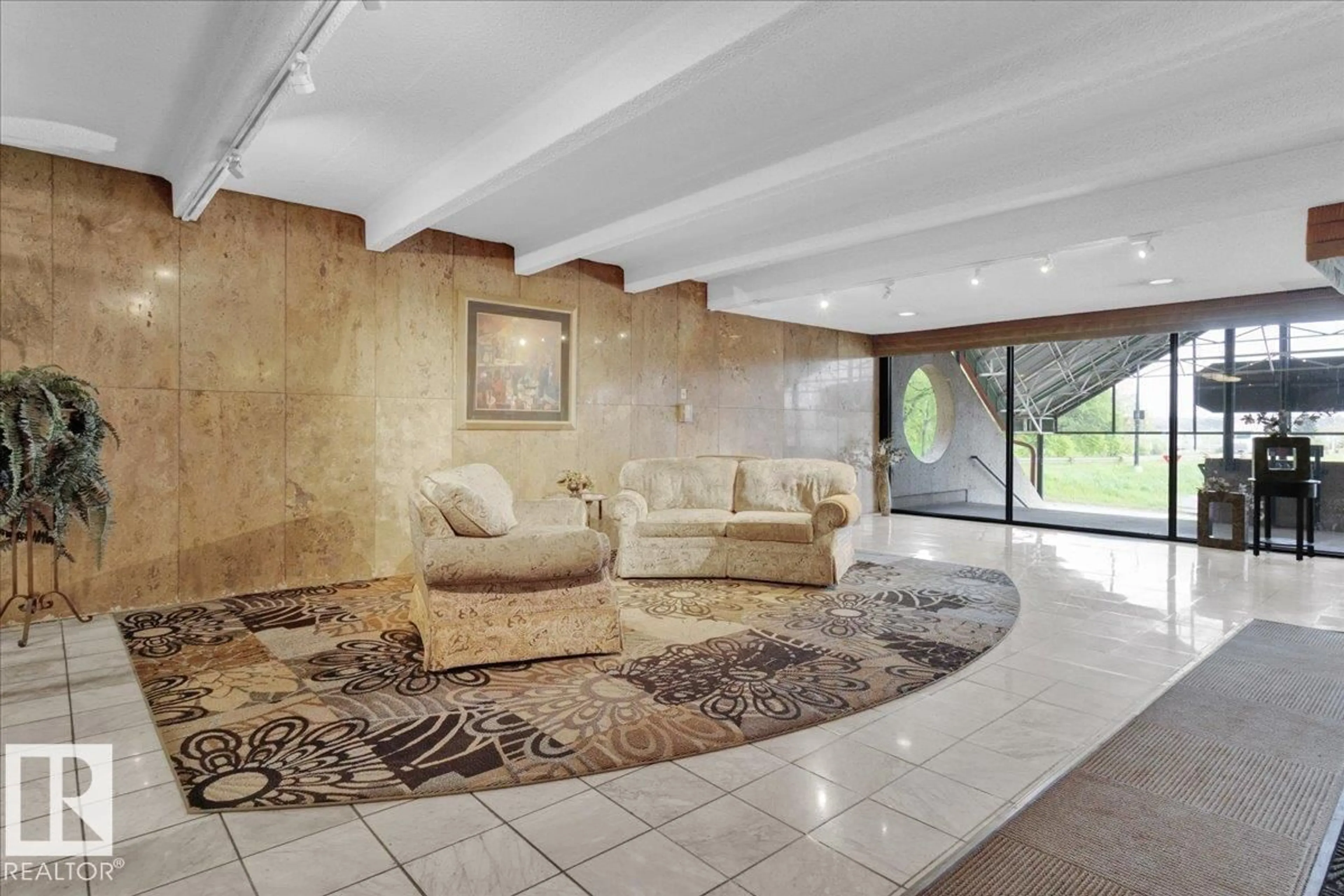 Lobby for 101 - 1012 101 ST, Edmonton Alberta T5K2L1