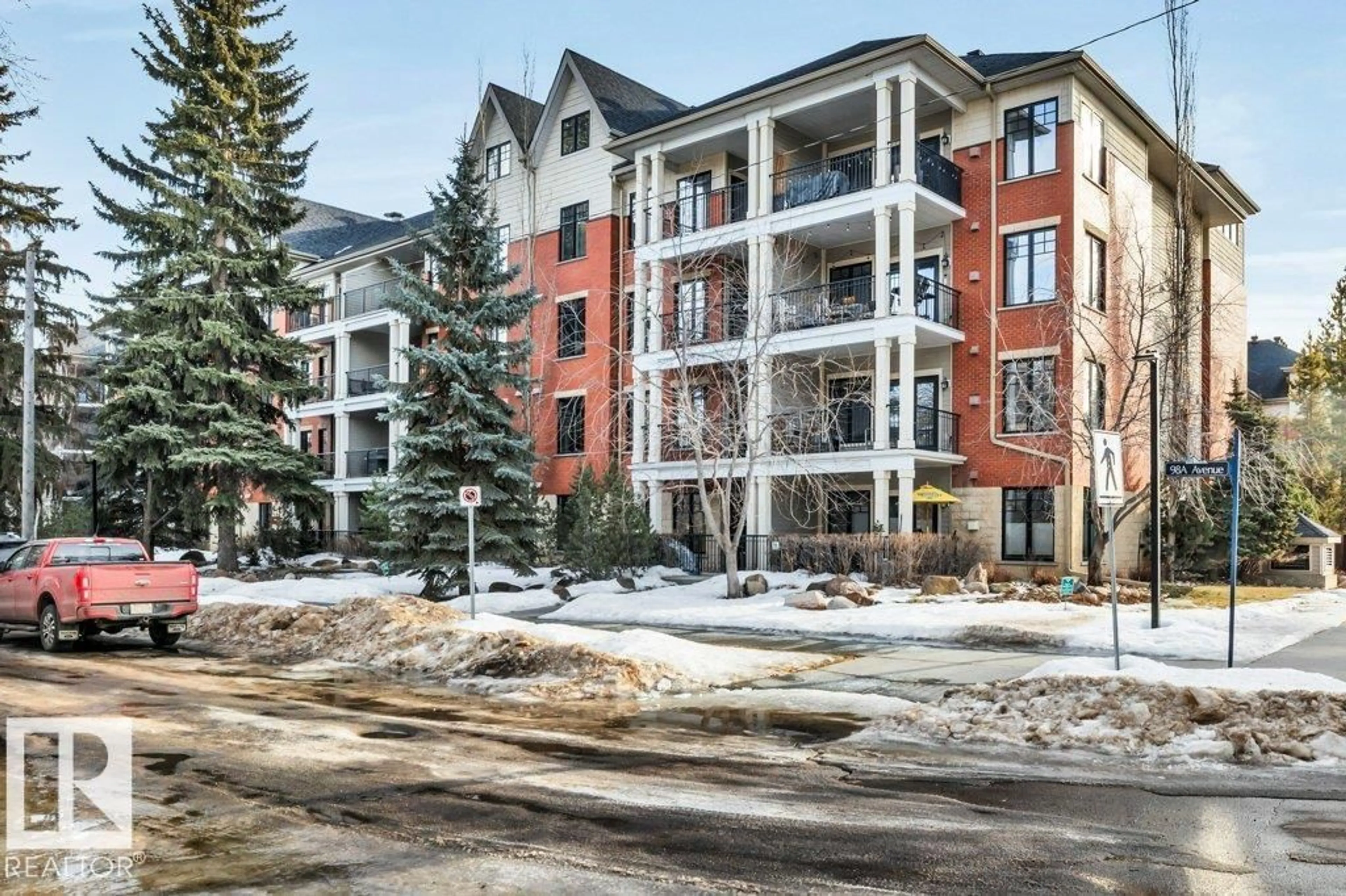 Unknown for 201 - 9819 96A ST NW, Edmonton Alberta T6A4A2