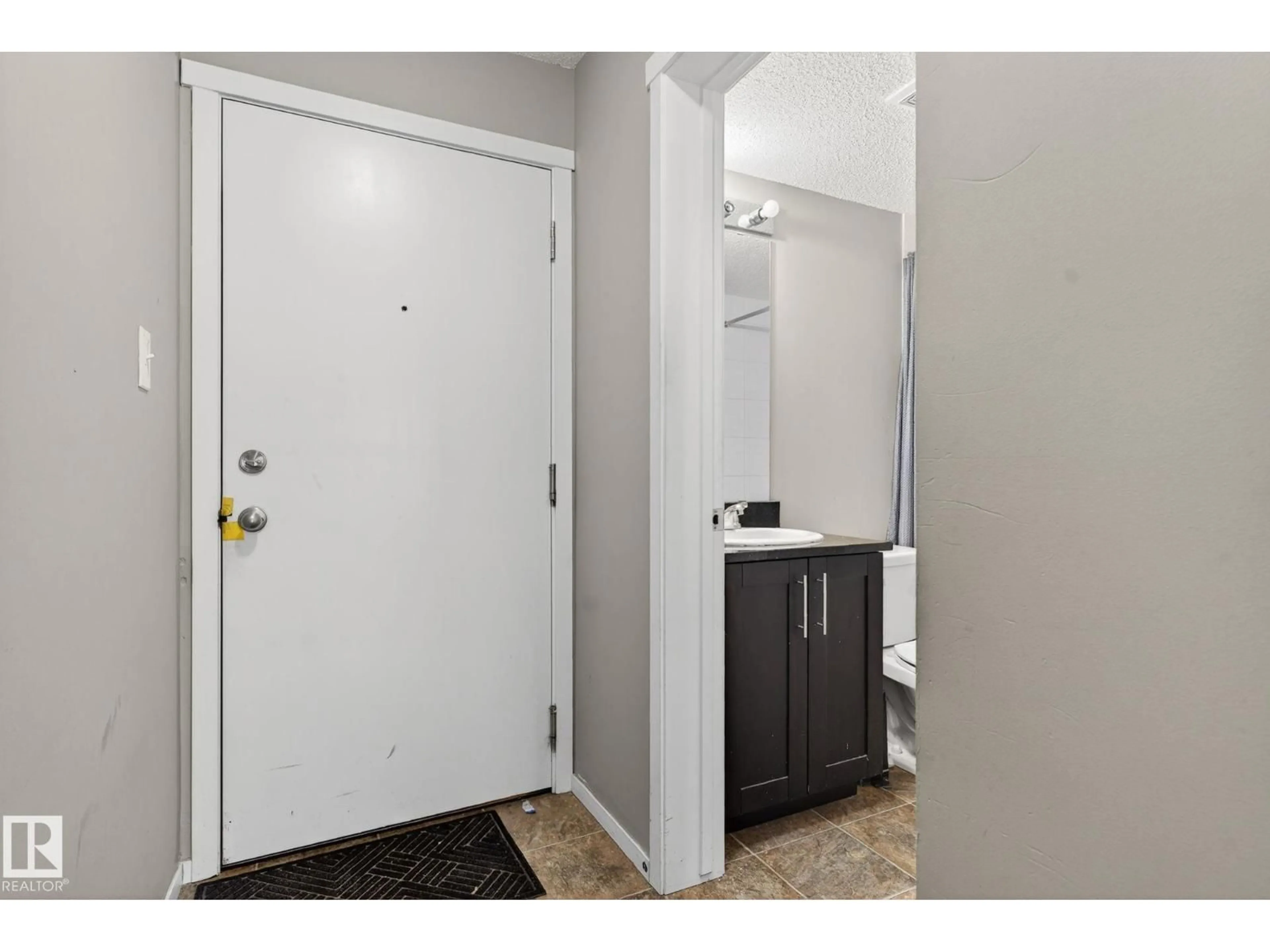 Indoor entryway for #310 - 18122 77 ST, Edmonton Alberta T5Z0N7