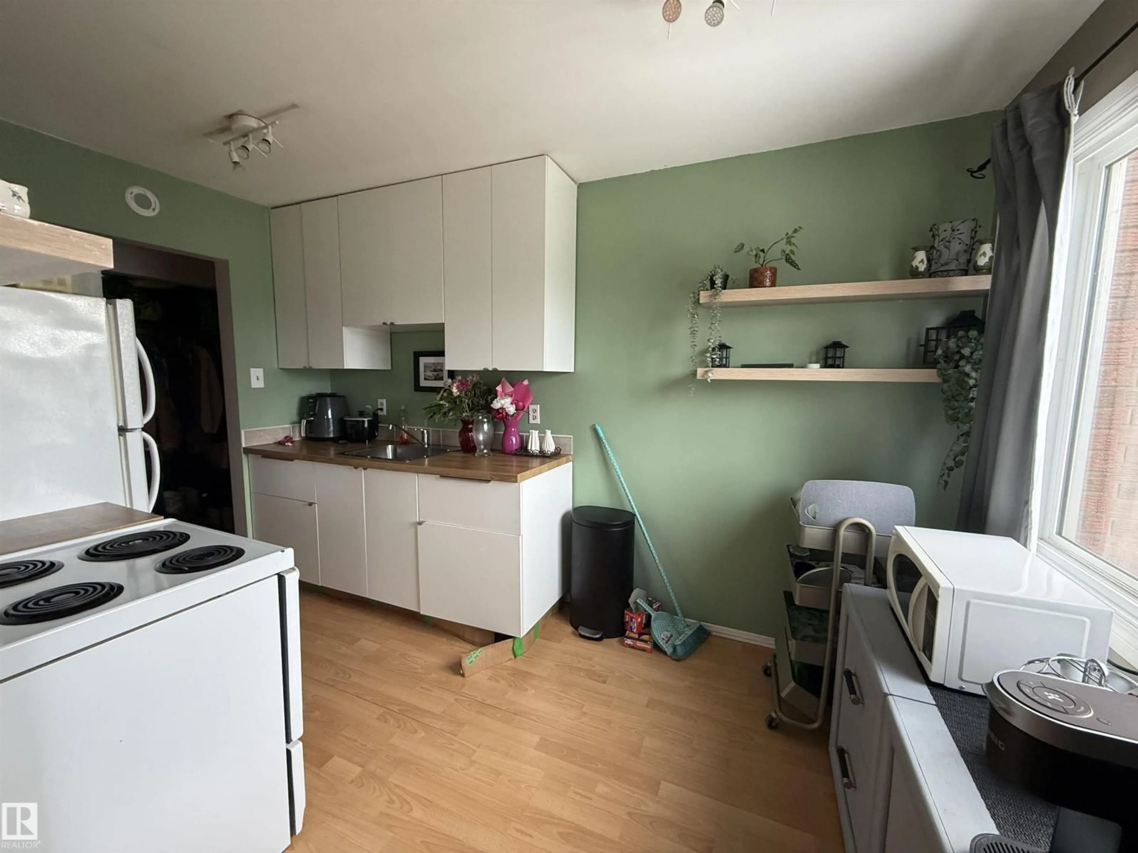 Standard kitchen, unknown for #301 - 12409 82 ST, Edmonton Alberta T5B2X5