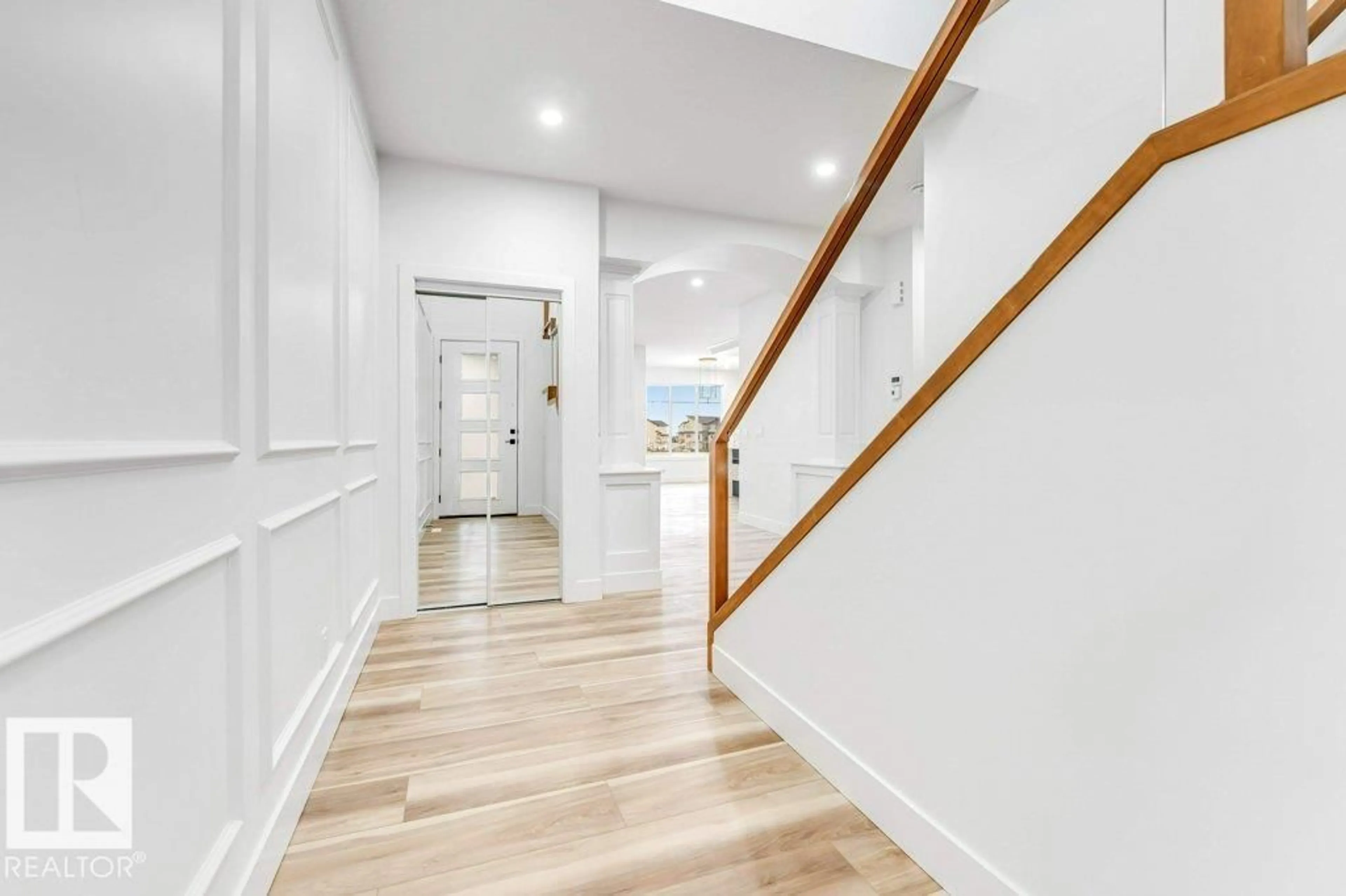 Indoor entryway for 219 CRYSTAL CREEK DR, Leduc Alberta T9E0X6