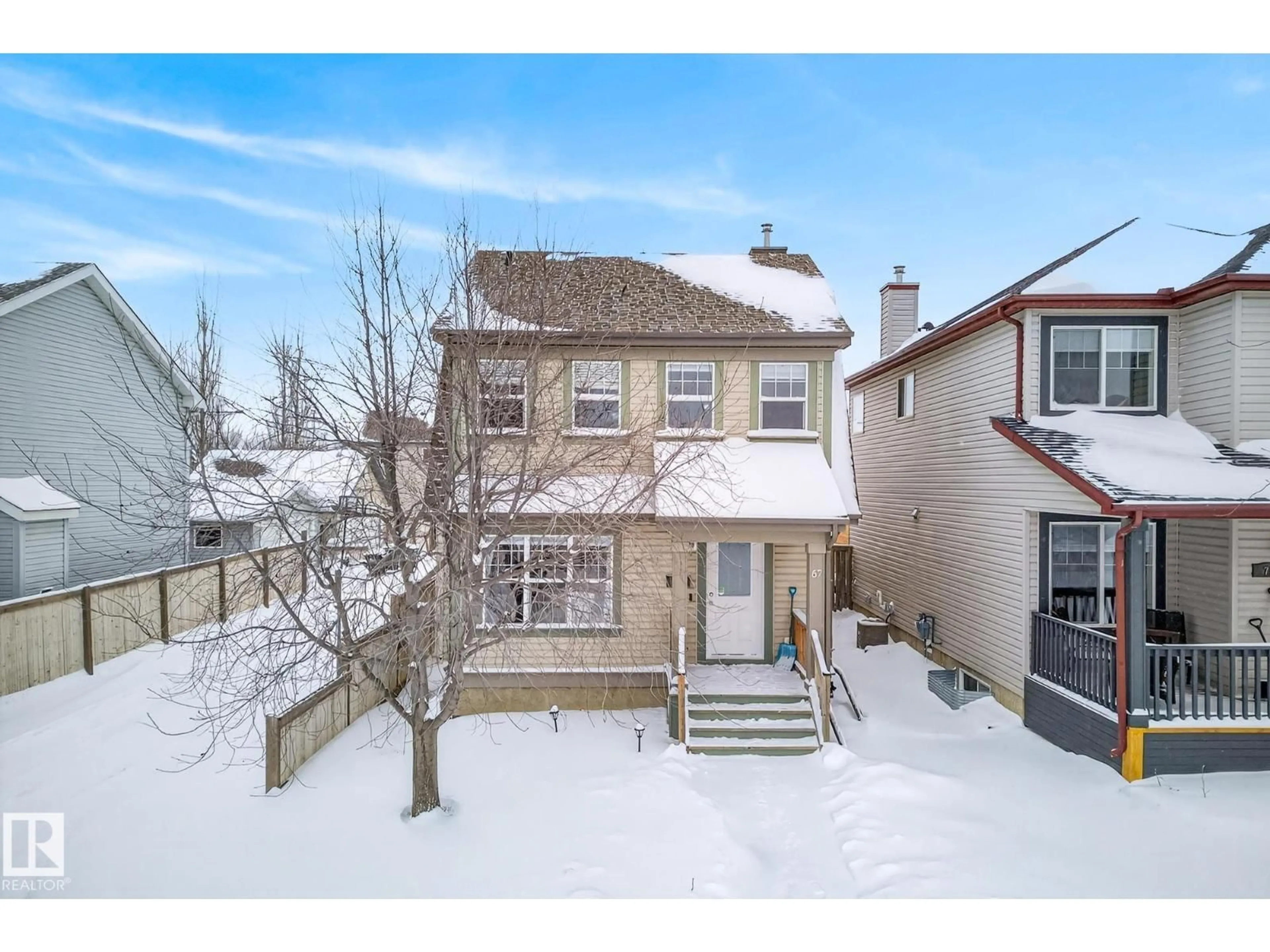 A pic from outside/outdoor area/front of a property/back of a property/a pic from drone, street for 67 SUMMERFIELD PT, Sherwood Park Alberta T8H2P6