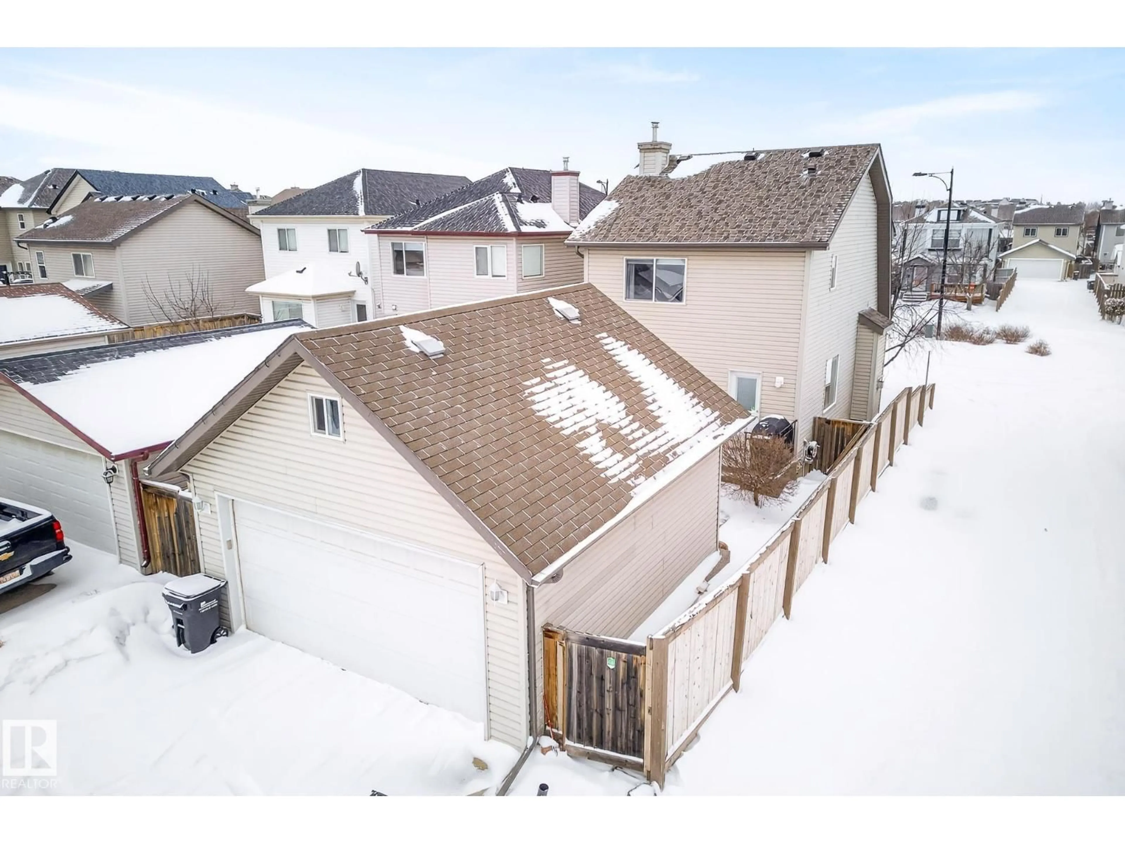 A pic from outside/outdoor area/front of a property/back of a property/a pic from drone, street for 67 SUMMERFIELD PT, Sherwood Park Alberta T8H2P6