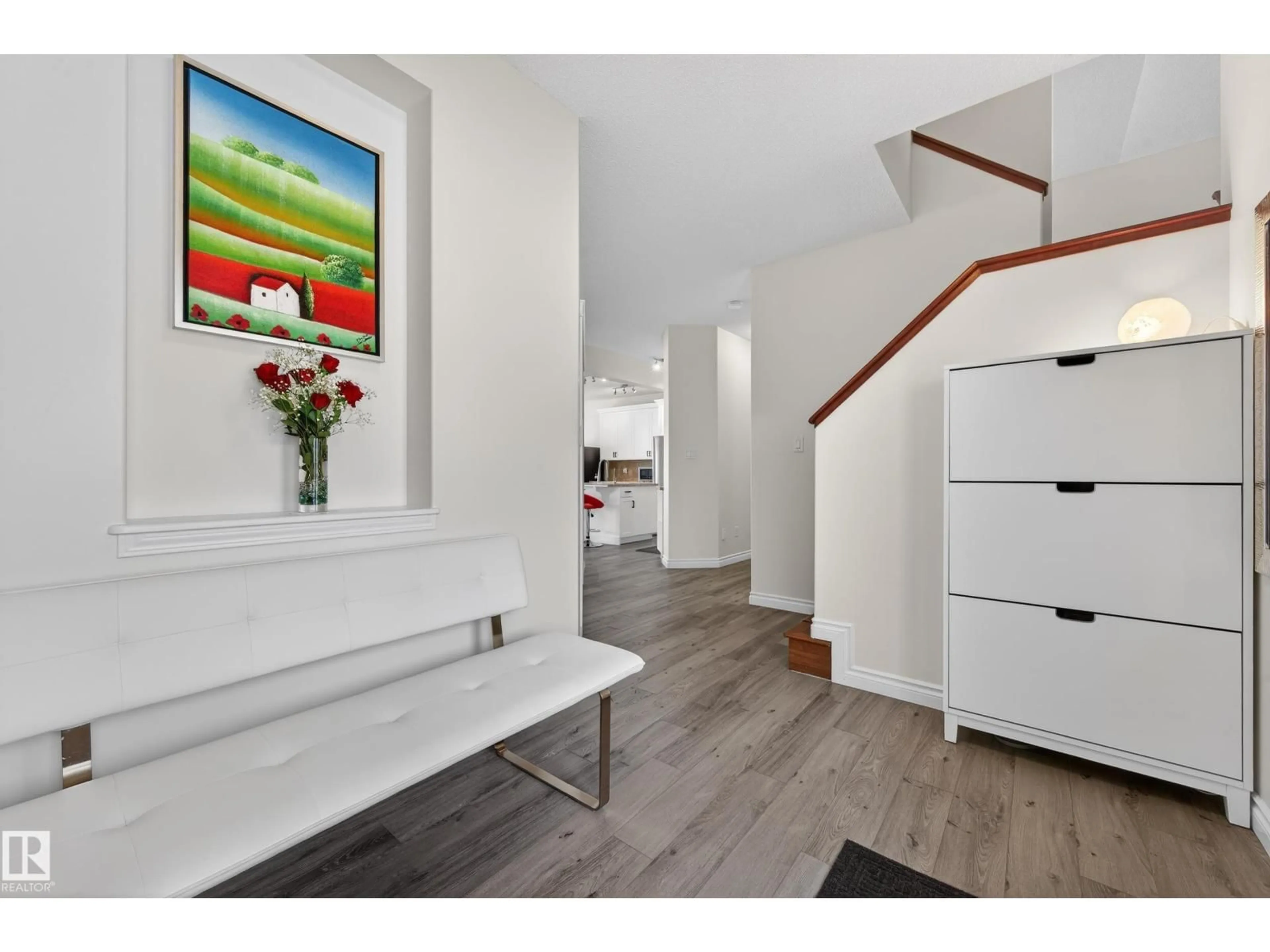 Indoor entryway for 7507 SPEAKER WY, Edmonton Alberta T6R0R5