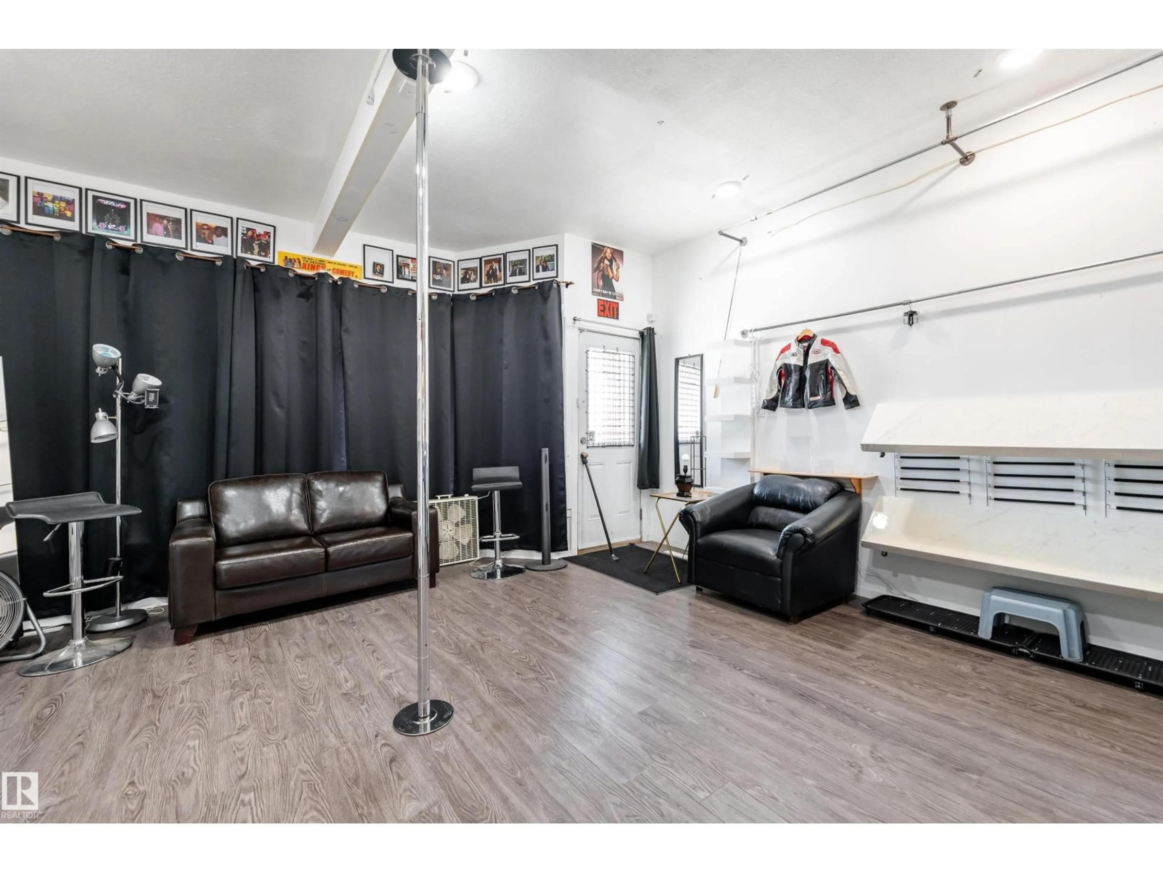 A pic of a room for 12742 FORT RD, Edmonton Alberta T5A1A6