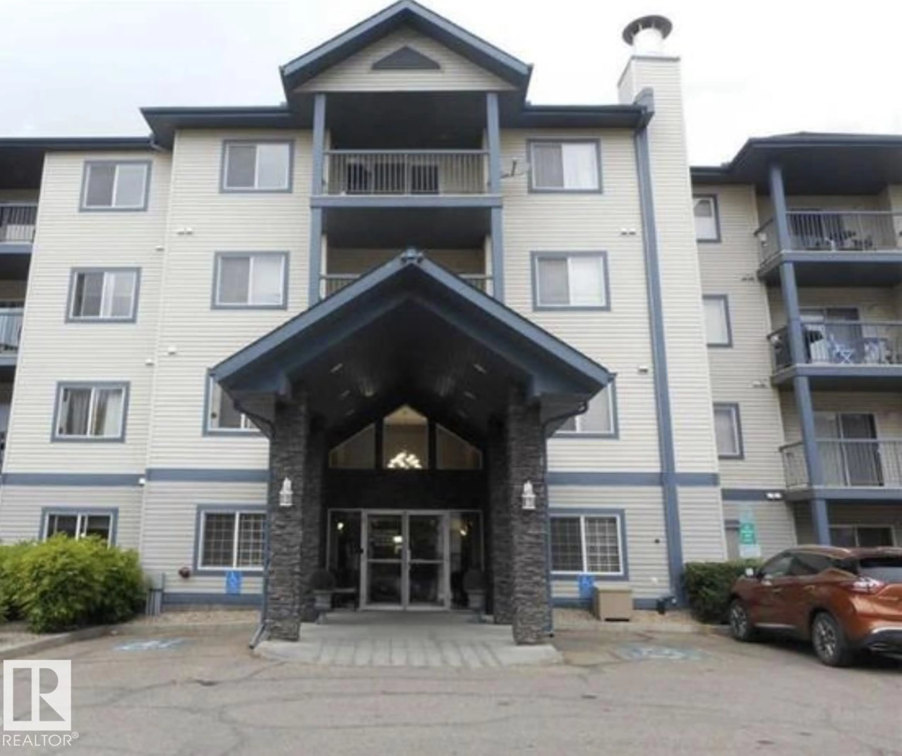 Indoor foyer for #138 - 16311 95 ST, Edmonton Alberta T5Z3Y5