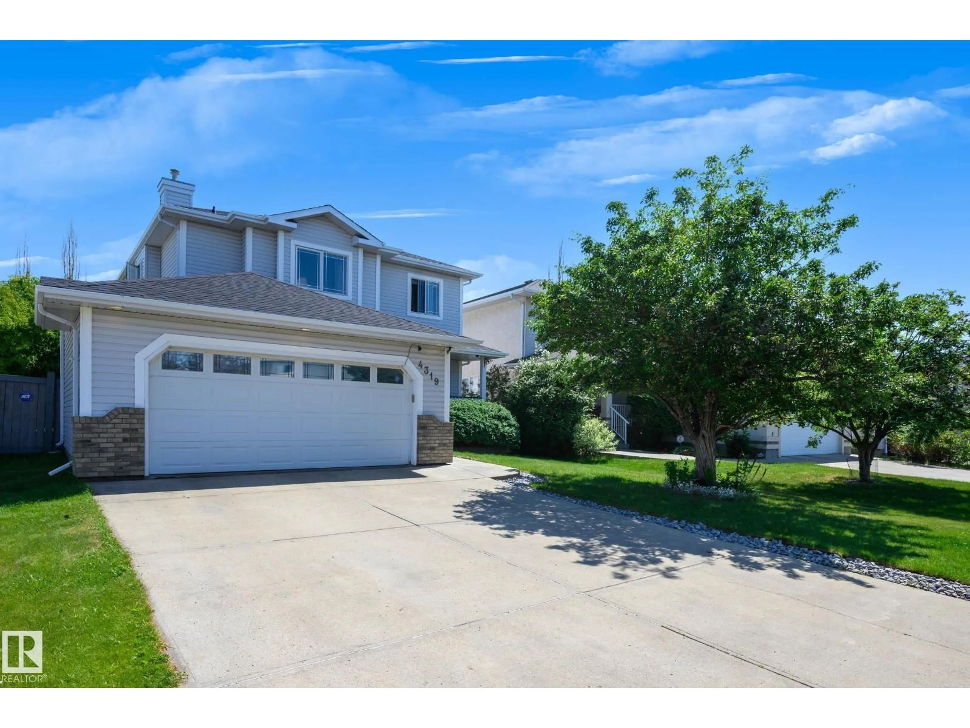 Home with vinyl exterior material, street for 4319 38A AVE, Edmonton Alberta T6L6Z5