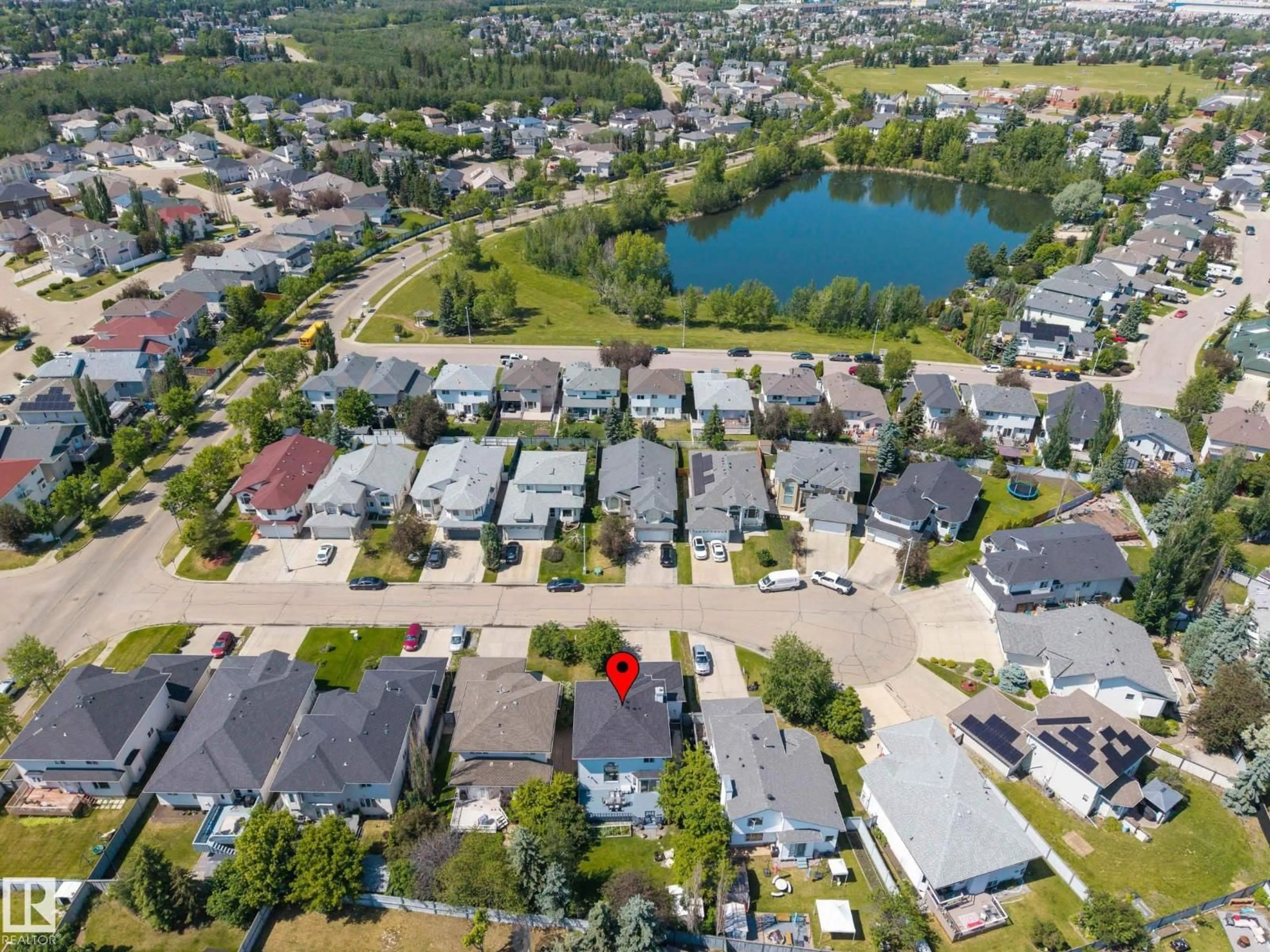 A pic from outside/outdoor area/front of a property/back of a property/a pic from drone, street for 4319 38A AVE, Edmonton Alberta T6L6Z5