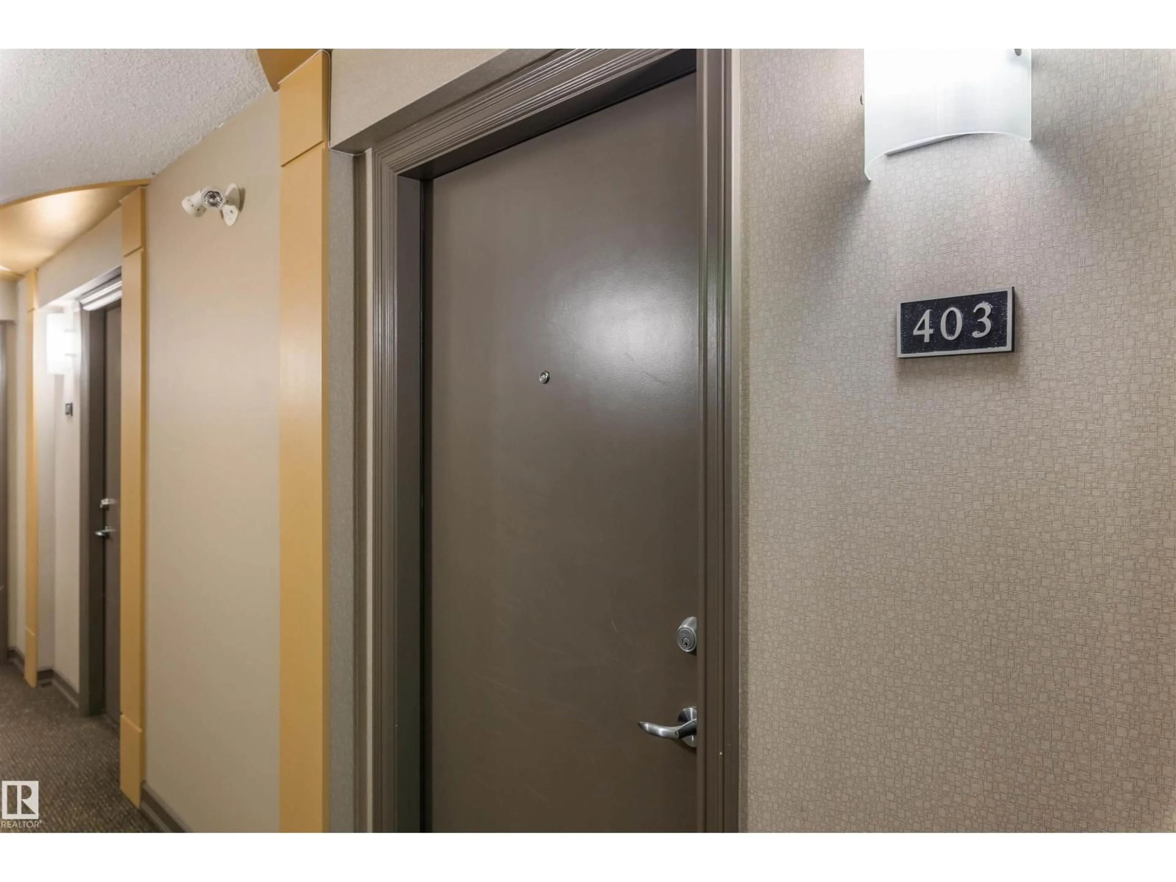 Indoor foyer for 403 - 2204 44 AV, Edmonton Alberta T6T0G5