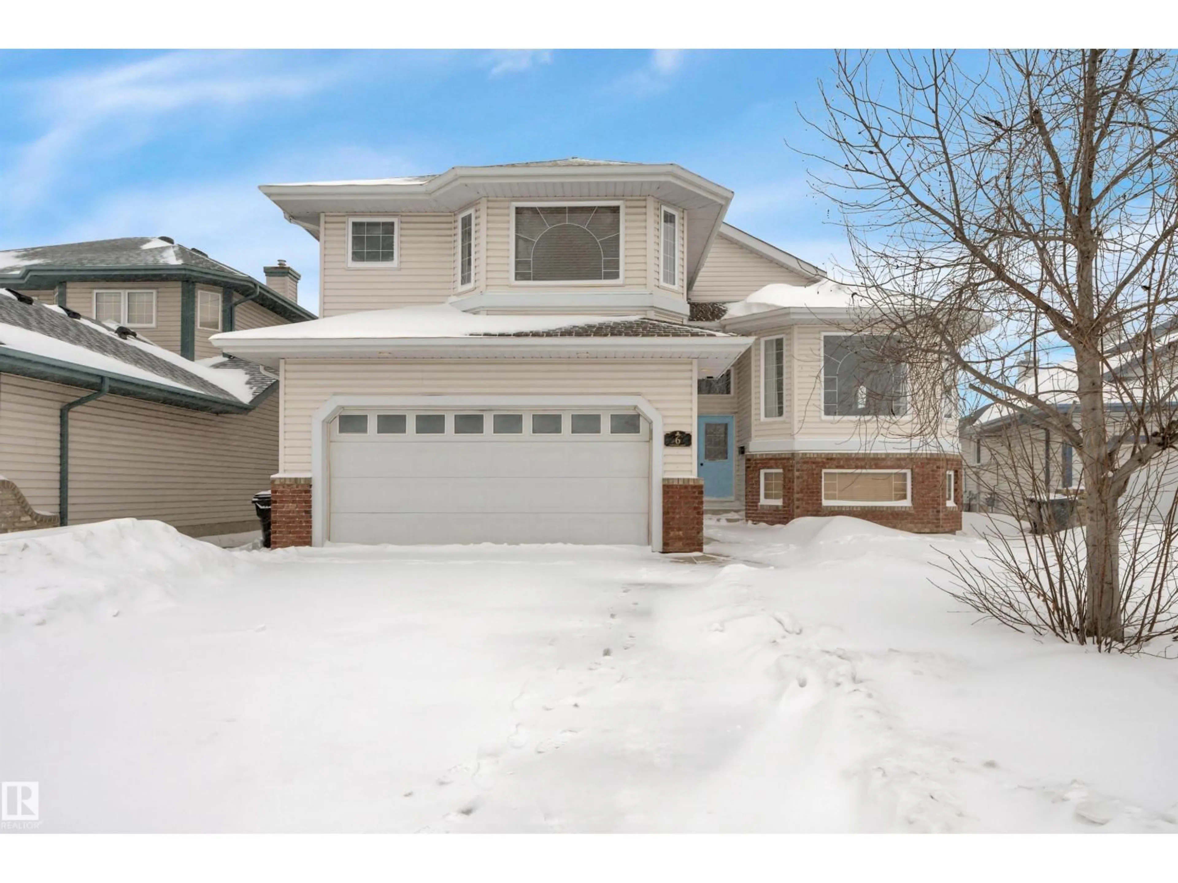 Home with vinyl exterior material, street for 6 HIGHLAND CT, Sherwood Park Alberta T8A6C5