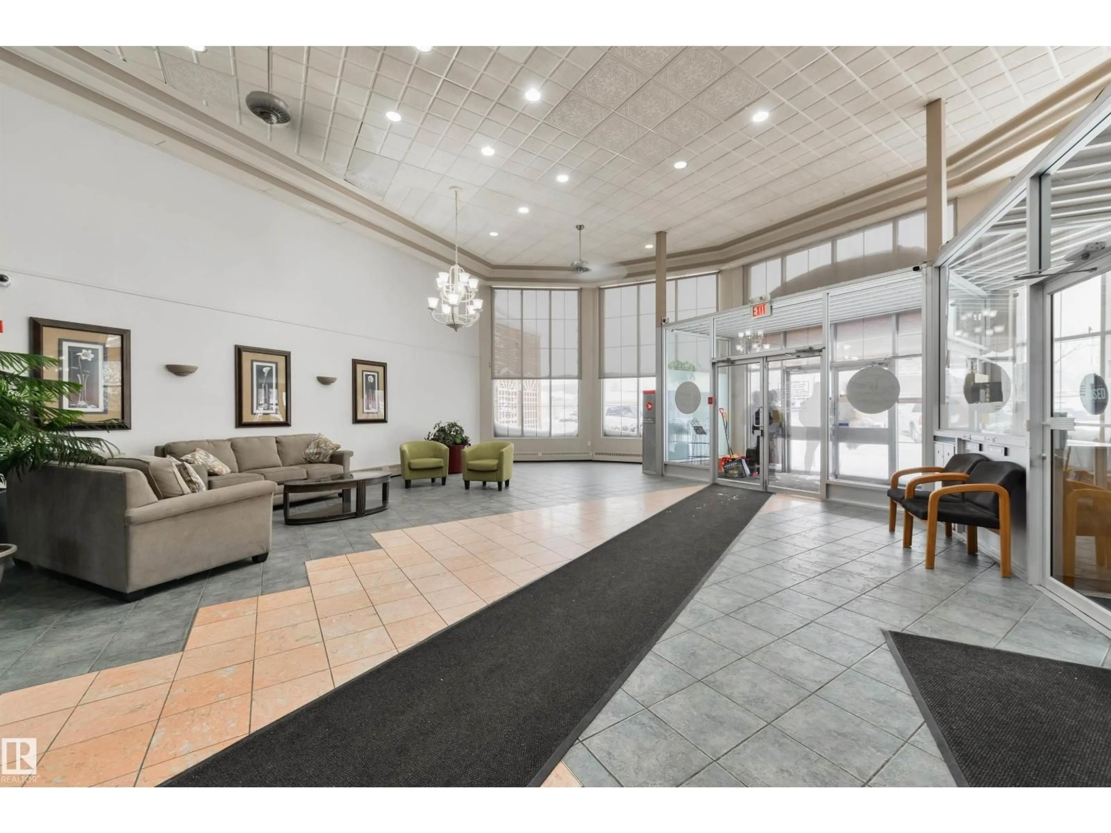 Lobby for 15499 - 232 CASTLE DOWNS RD, Edmonton Alberta T5X5Y3