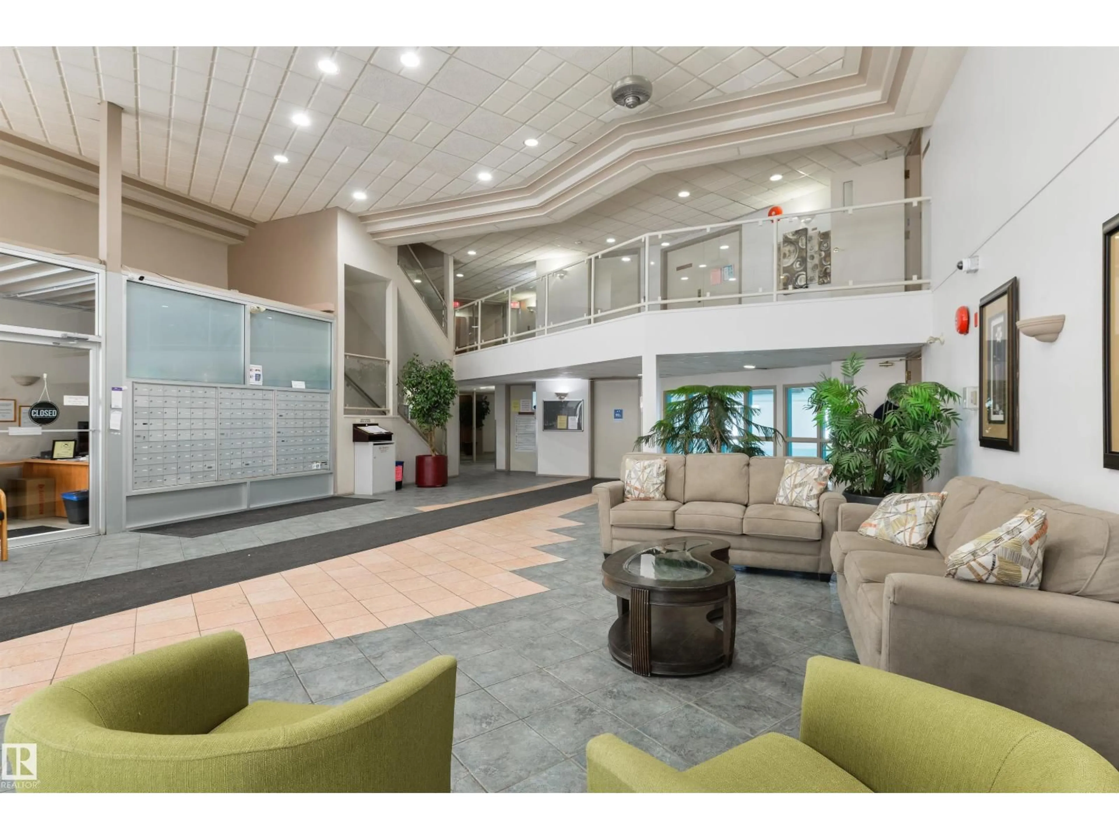 Lobby for 15499 - 232 CASTLE DOWNS RD, Edmonton Alberta T5X5Y3