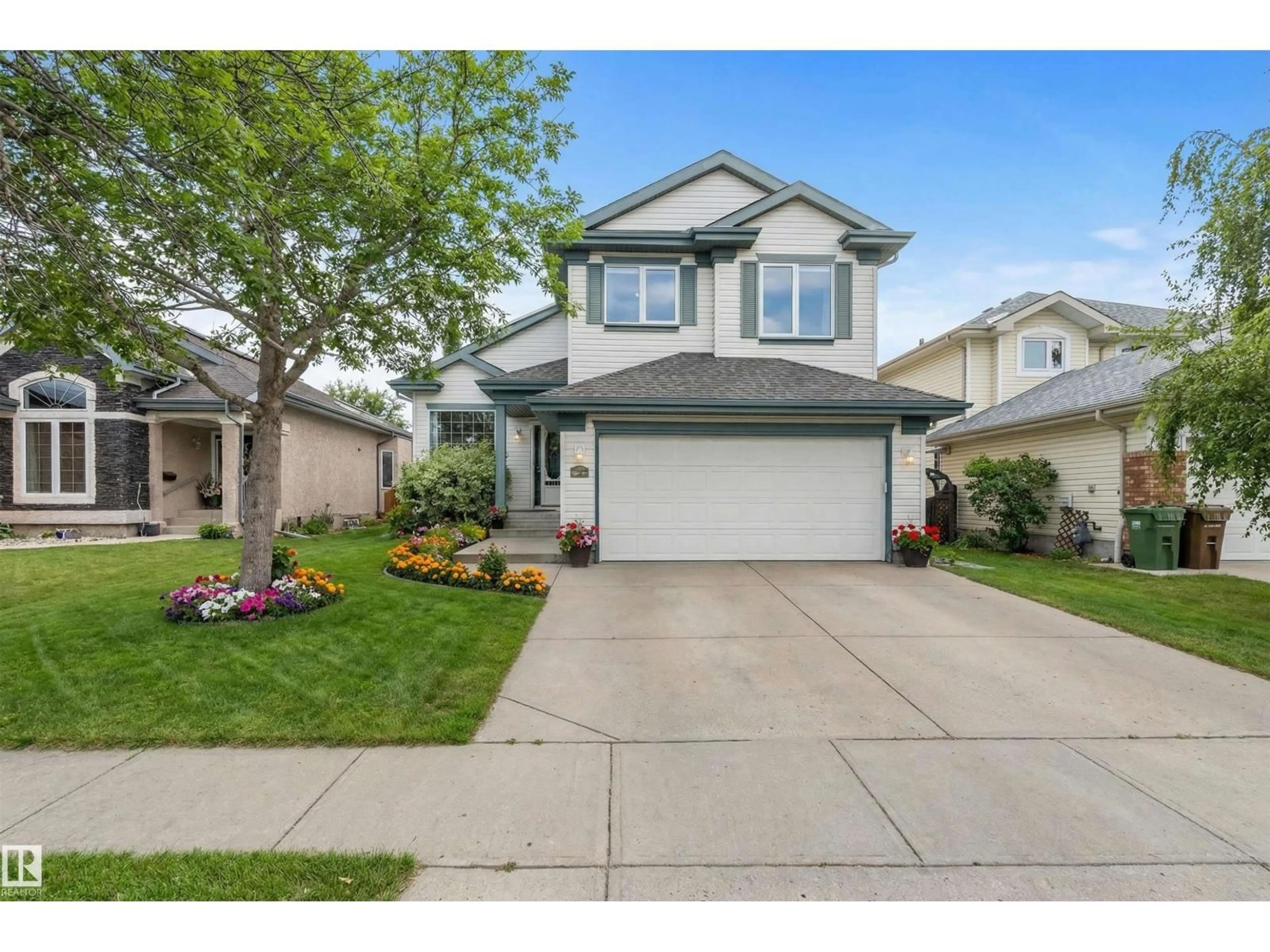 Home with vinyl exterior material, street for 16 DESEVIGNY PL, St. Albert Alberta T8N6R8